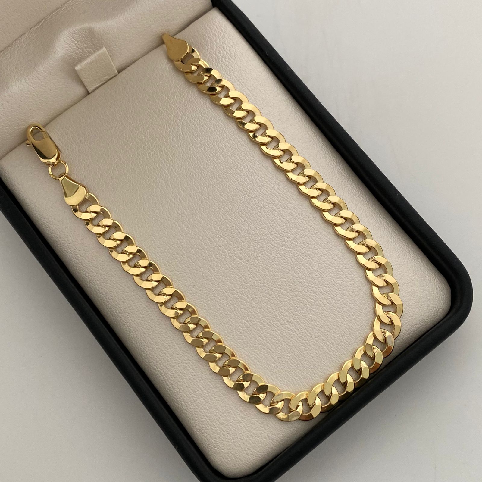 Pulso It Cubano Oro amarillo 18k 6,65 Gr / 6 mm / 20 Cm