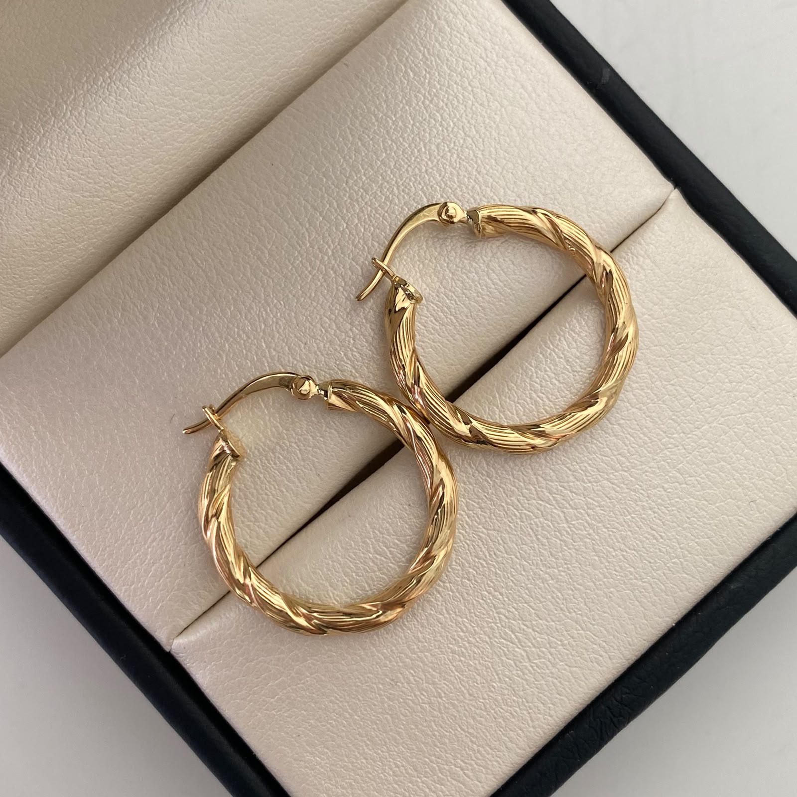 Candonga Entorchada Oro amarillo 18k 2,1 Gr / 2,5 Cm