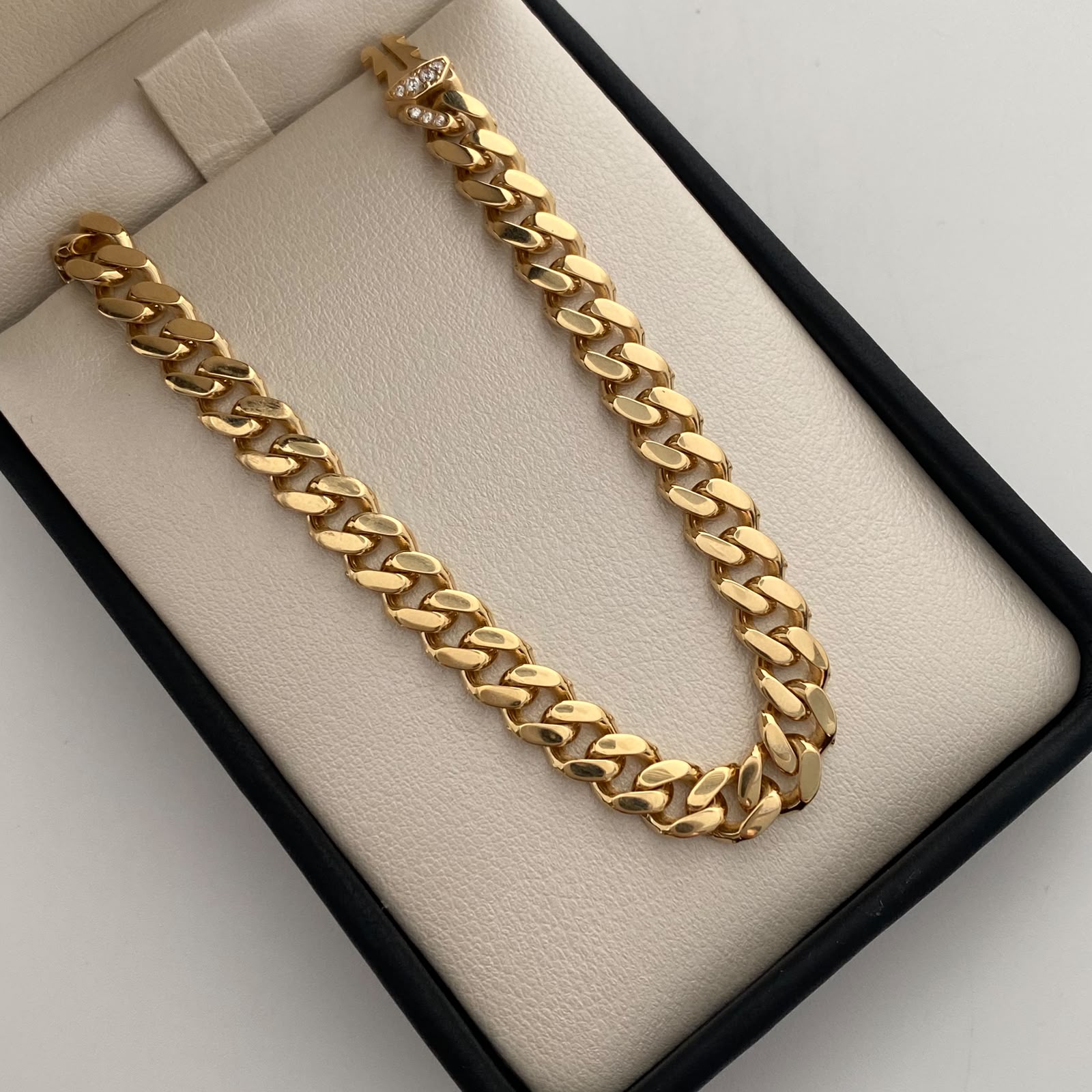 Pulso It Cubano Monch Casting Oro amarillo 18k +6 / 13,2 Gr / 7,1 mm / 21,5 Cm