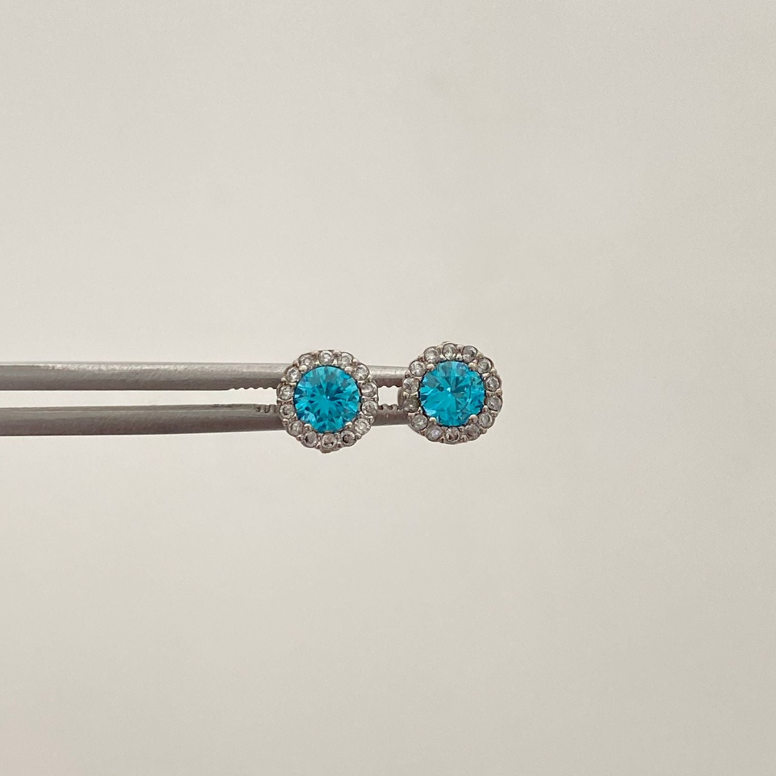 Topos Circon Azul Oro blanco 18k 1,2 Gr / 6,4 mm