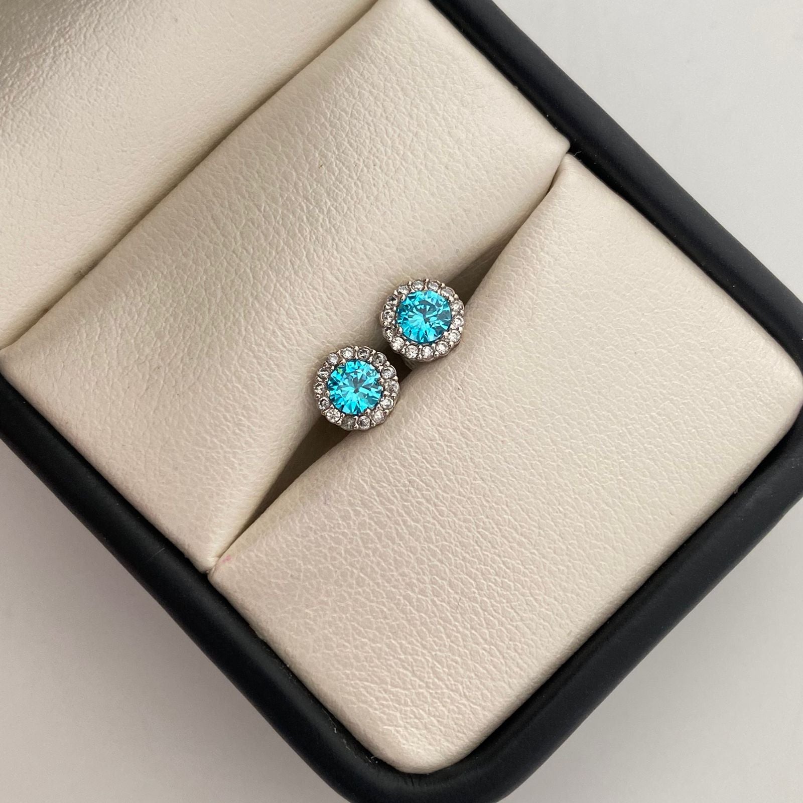 Topos Circon Azul Oro blanco 18k 1,2 Gr / 6,4 mm