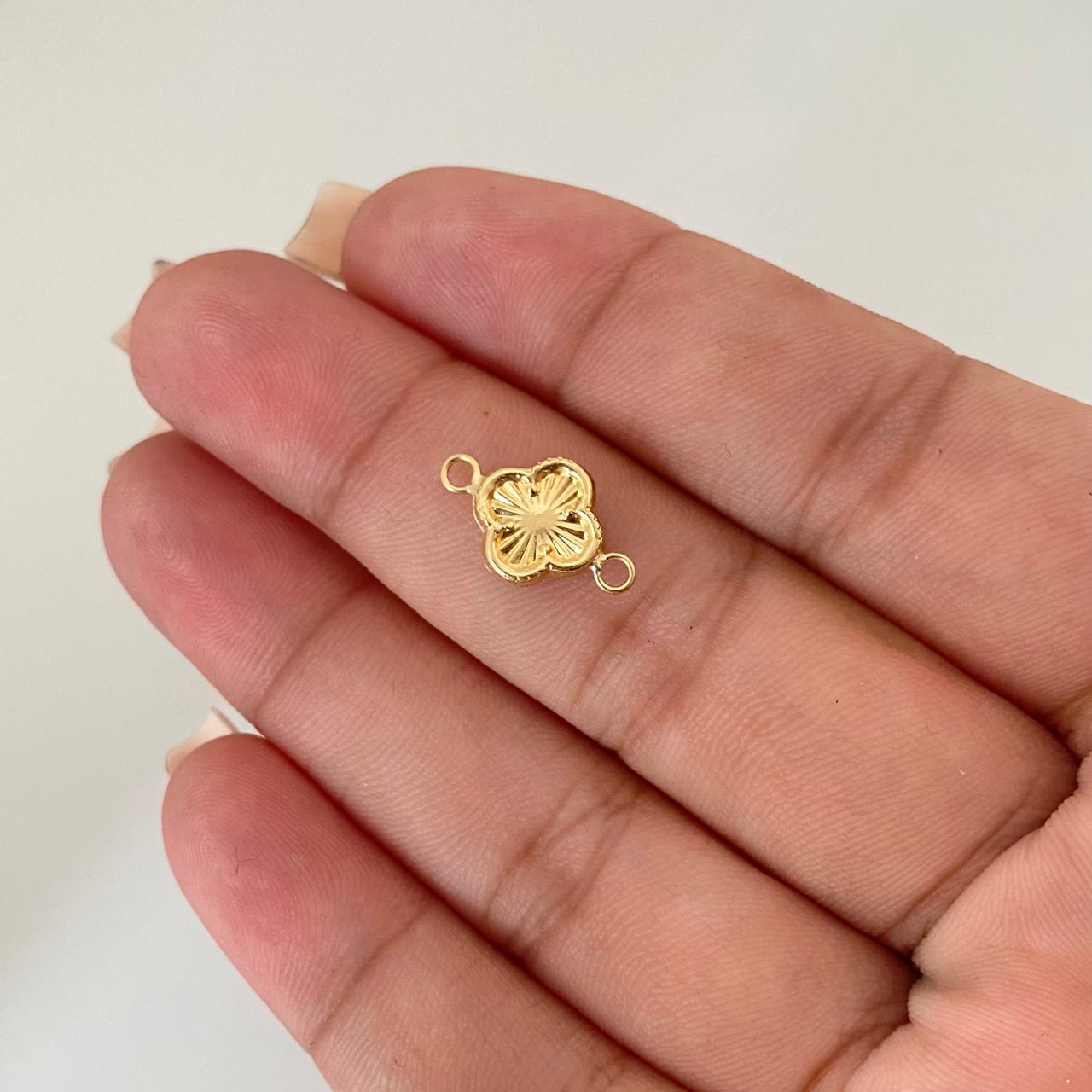 Herraje trebol fondo diamantado Oro amarillo 18k 0,4 Gr / 1,5 Cm