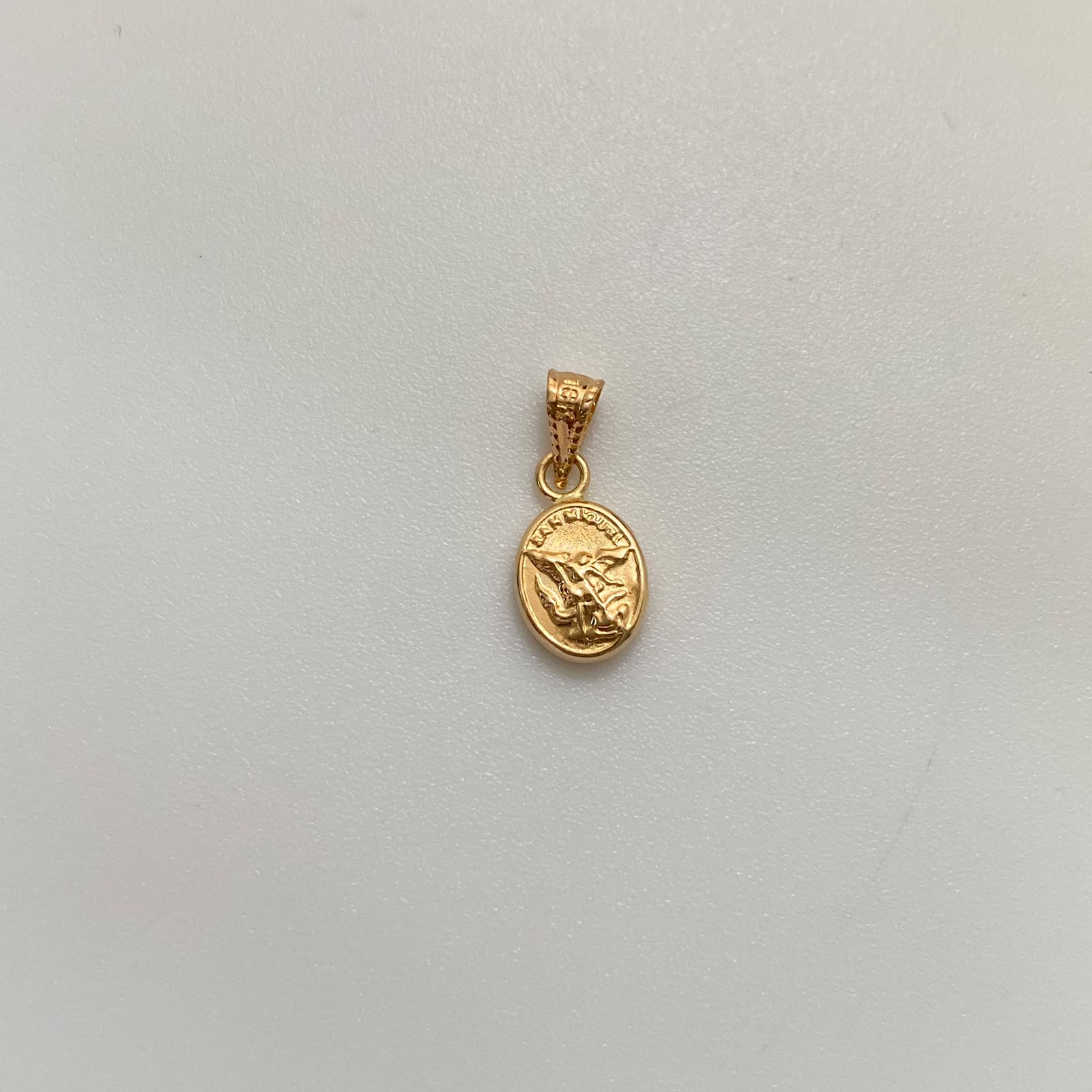 Dije San Miguel Arcangel Oro amarillo 18k 0,35 Gr / 6,5 mm / 1,5 Cm
