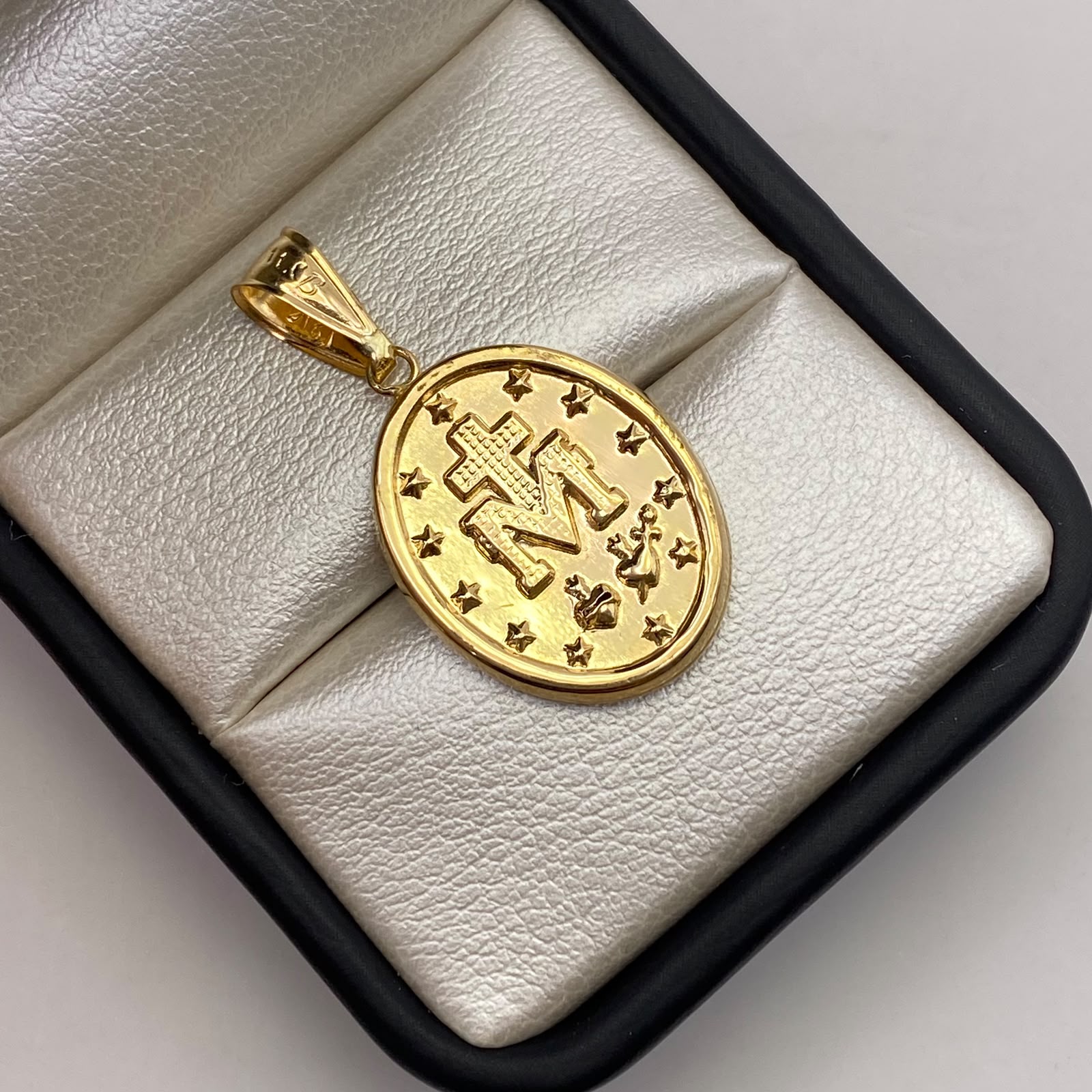 Dije Virgen milagrosa Oro amarillo 18k 2,01 Gr / 17,8 mm / 3,2 Cm