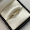 Anillo Solitario tres circones Oro amarillo 18k / Talla 8 / 1,45 Gr / 1,2 mm