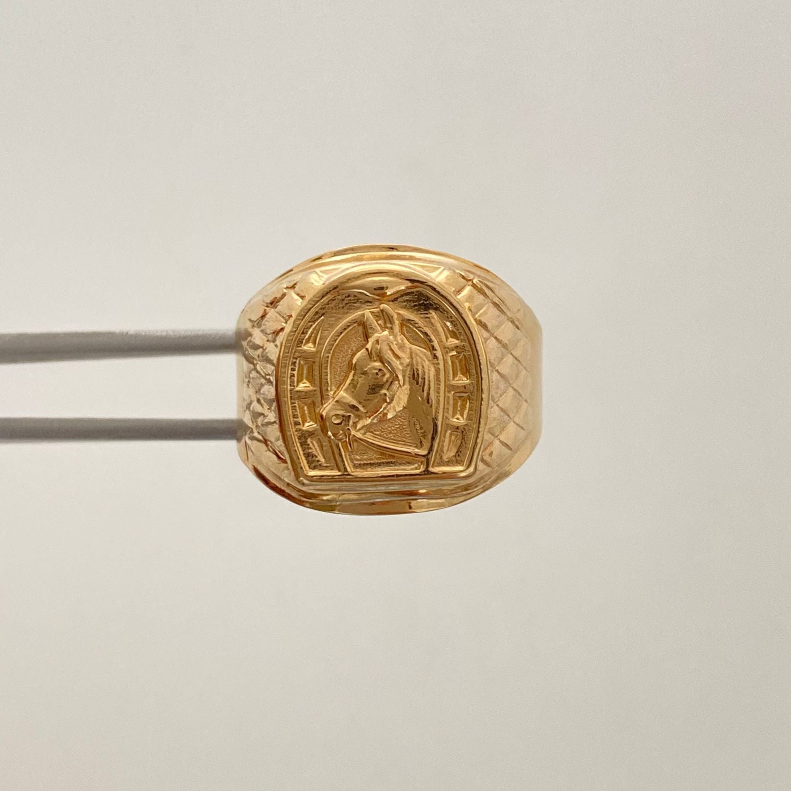 Anillo herradura con diamantado  Oro amarillo 18k / Talla 10 1/4 / 3,45 Gr