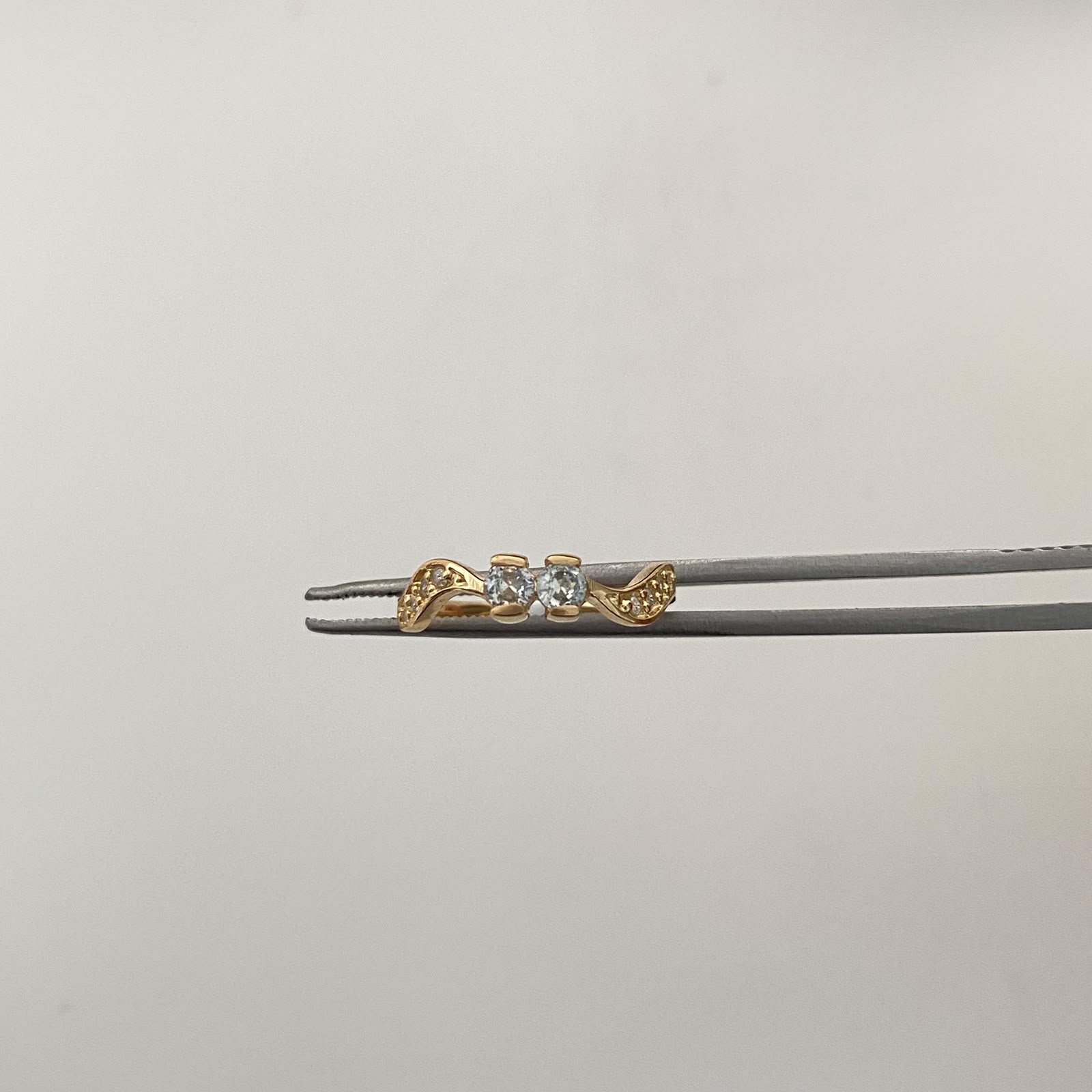 Anillo Solitario Oro amarillo 18k / Talla 6 / 1,7 Gr / 1,4 mm
