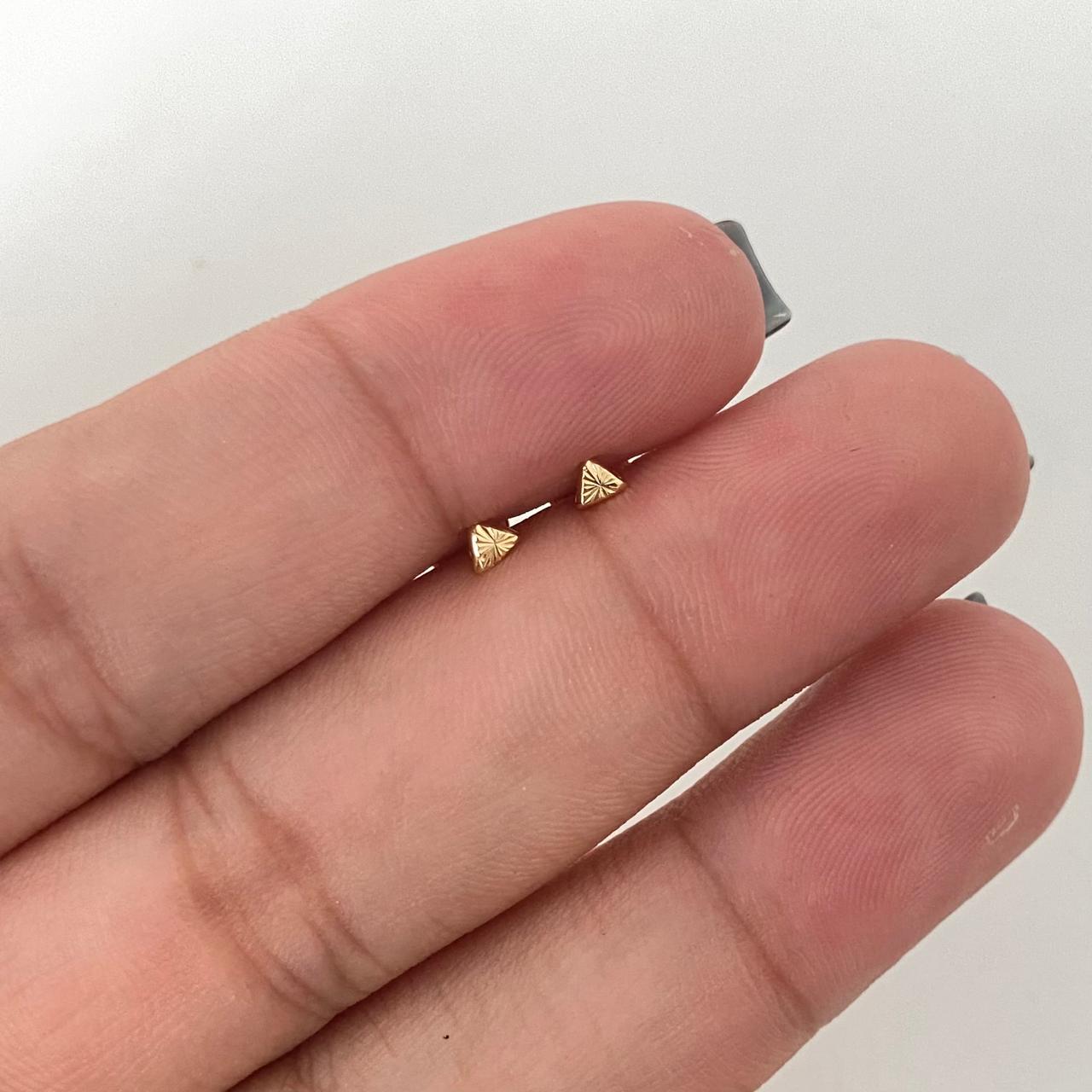 Topos triangulo diamantado Oro amarillo 18k 0,4 Gr / 3,1 mm