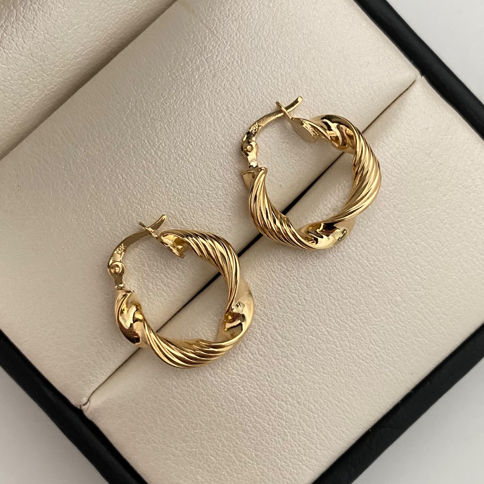 Candonga Entorchada Oro amarillo 18k 2 Gr / 1,7 Cm