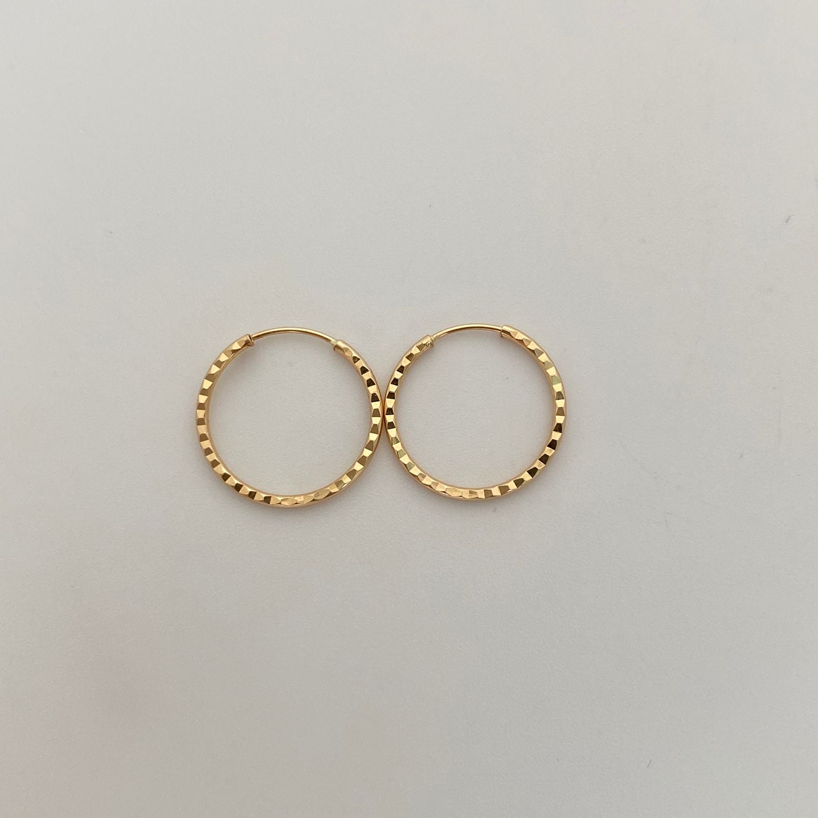 Candonga Imperdible Diamantada Oro amarillo 18k 0,75 Gr / 1,5 Cm
