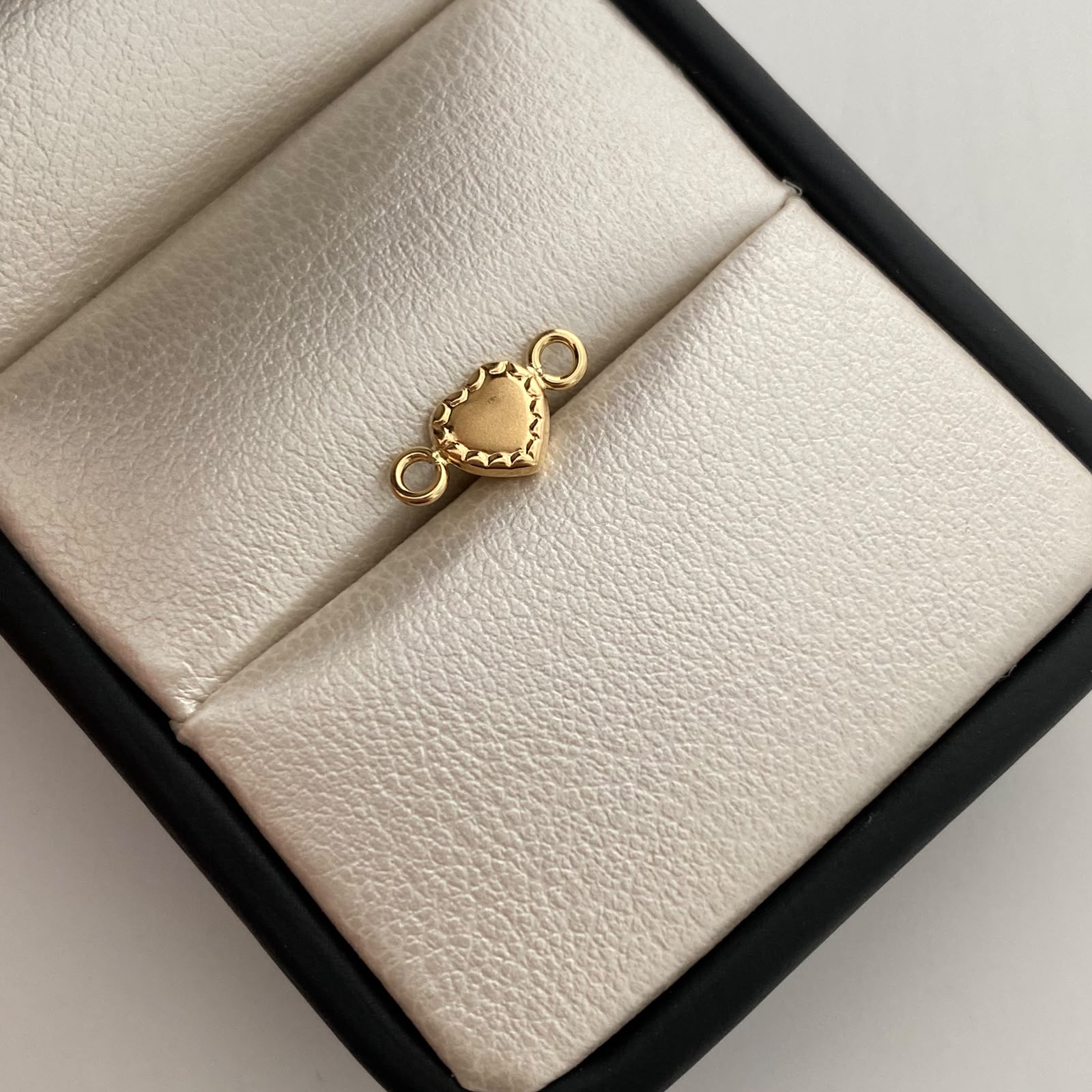 Herraje Corazon Borde Oro amarillo 18k 0,3 Gr / 1,3 Cm