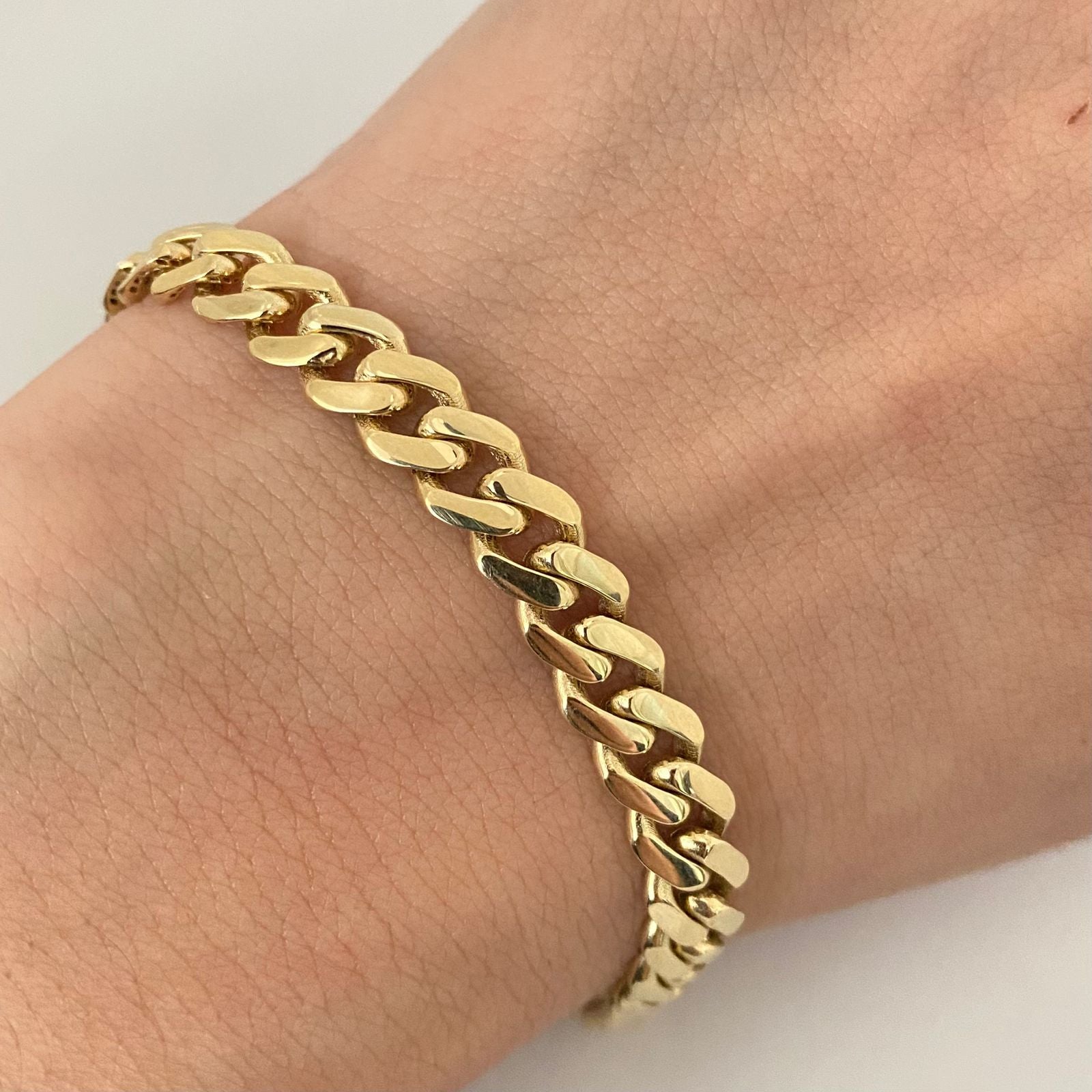 Pulso It cubano mon ch Oro amarillo 18k +5 / 10,65 Gr / 6,9 mm / 21,5 Cm