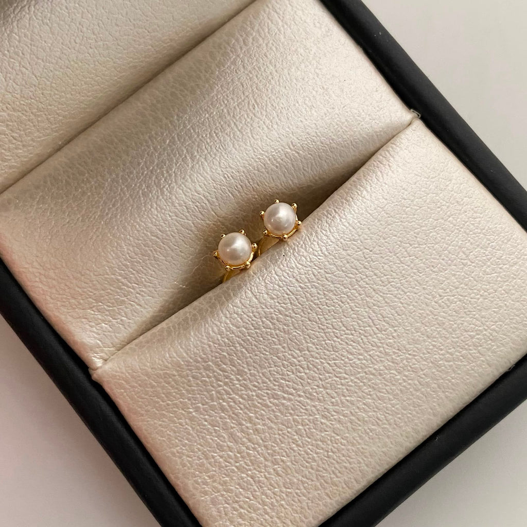 Topos Perla Oro amarillo 18k 0,6 Gr / 4 mm
