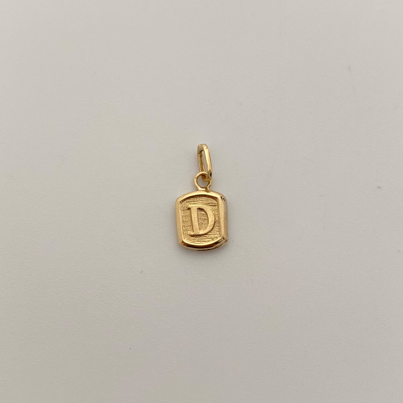 Dije Placa D Oro amarillo 18k 0,35 Gr / 7 mm / 1,5 Cm