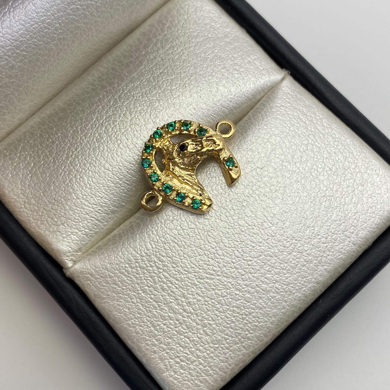 Herraje Caballo herradura circones verdes Oro amarillo 18k 1,85 Gr / 1,7 Cm