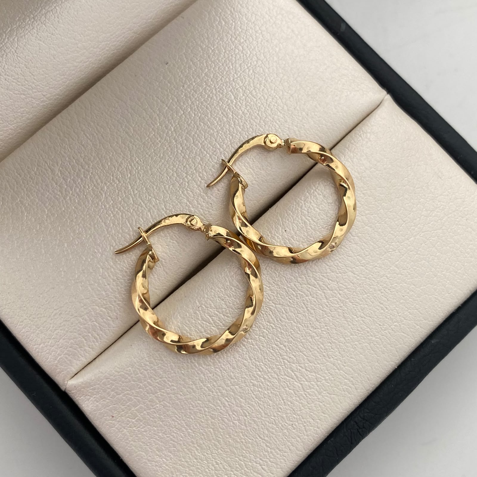 Candonga Entorchada Oro amarillo 18k 1,25 Gr / 1,8 Cm