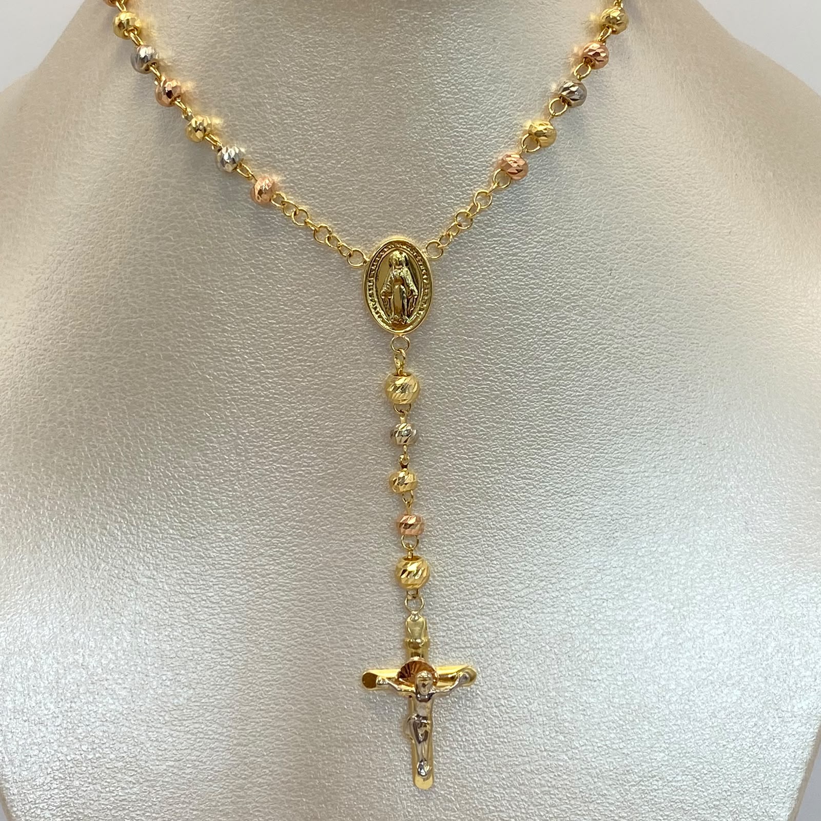 Rosario diamantado cristo especial Tres oros 11,20 Gr / 4 mm / 60 Cm Broche 0,60