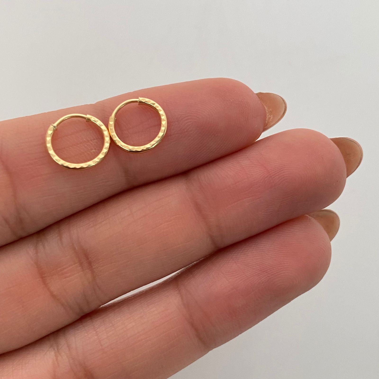 Candonga imperdible mini diamantada Oro amarillo 18k 0,45 Gr / 0,8 Cm
