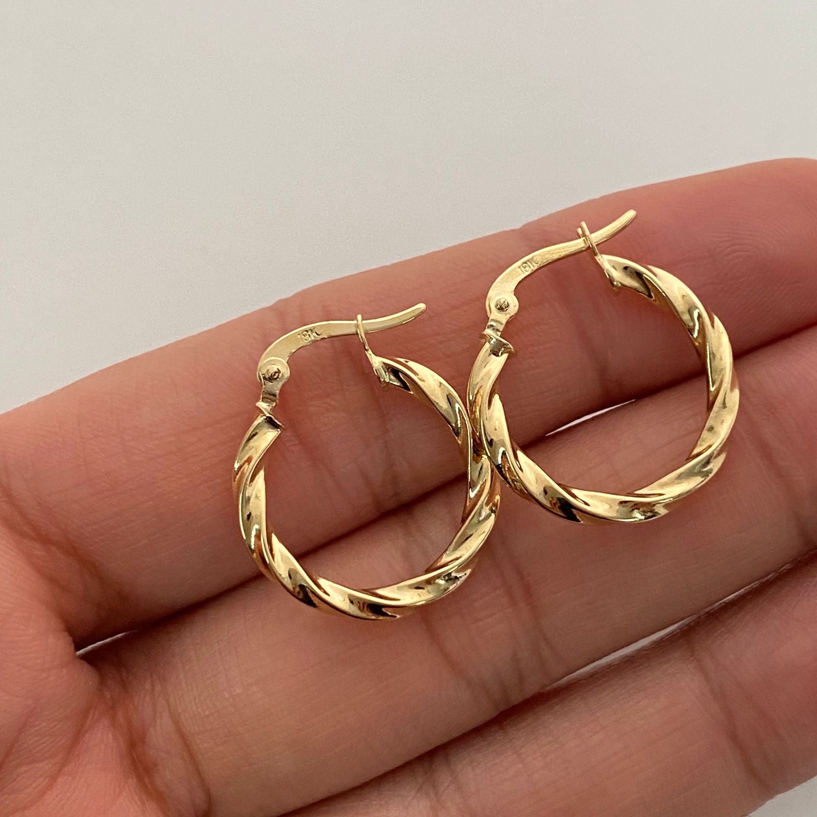 Candonga entorchada Oro amarillo 18k 1,7 Gr / 2 Cm