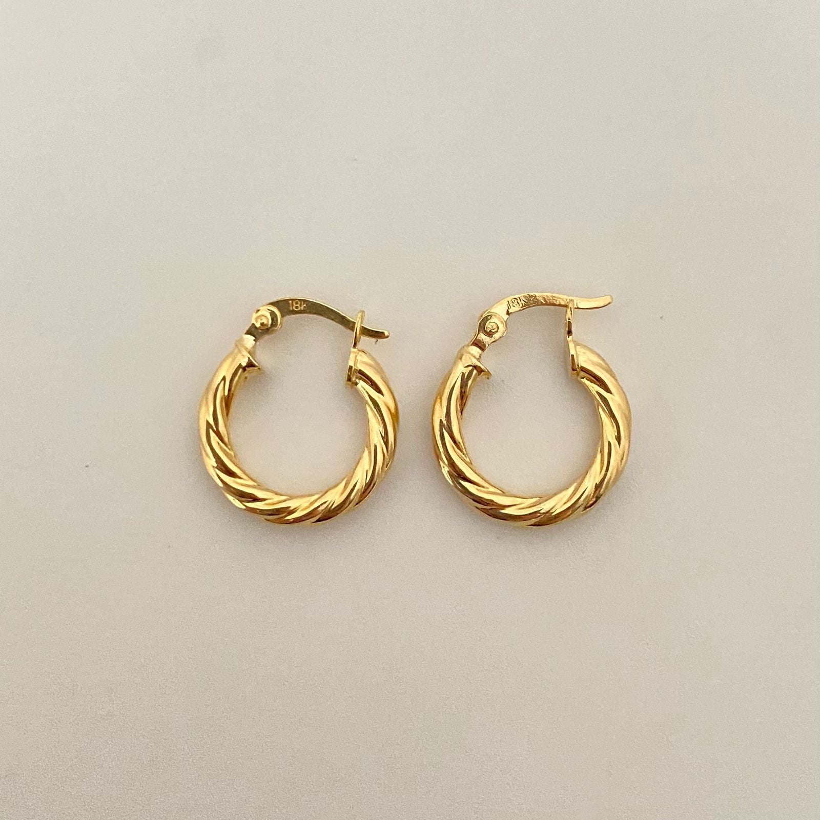 Candonga entorchada Oro amarillo 18k 1,35 Gr / 1,65 Cm