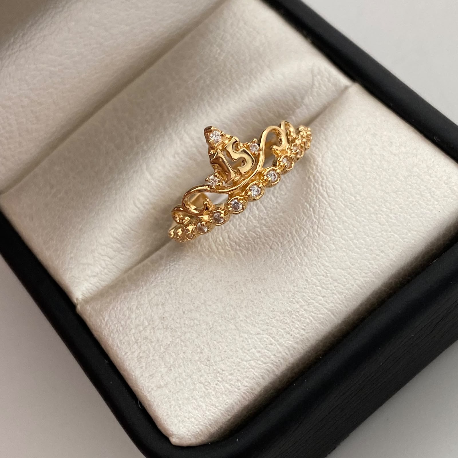 Anillo 15 Casting Blanco Oro amarillo 18k / Talla 6 1/4 / 2,1 Gr