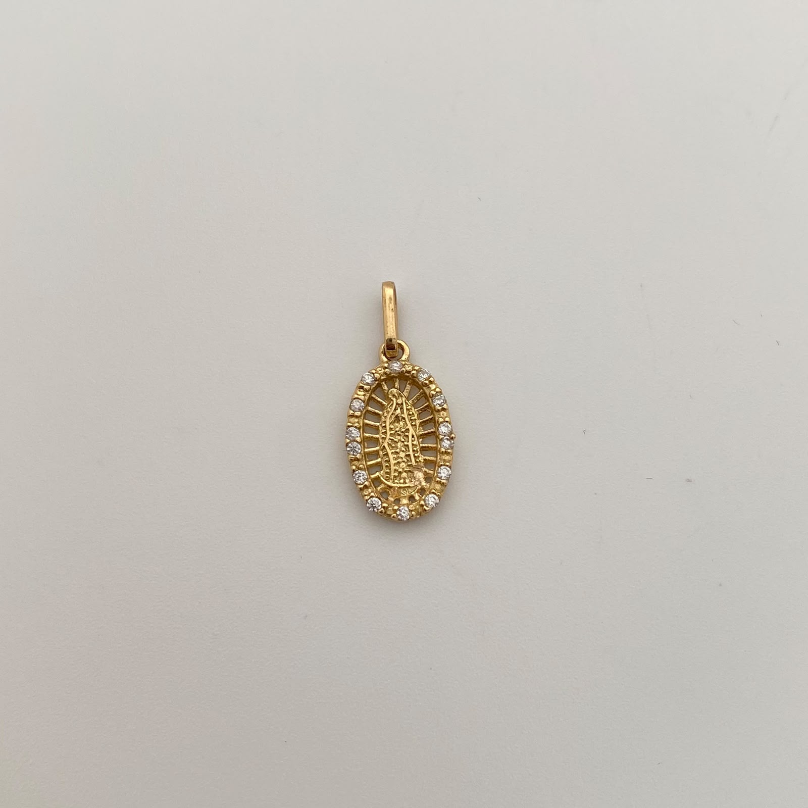 Dije Virgen de Guadalupe Casting Blanco Oro amarillo 18k 1,3 Gr / 9,8 mm / 2,1 Cm