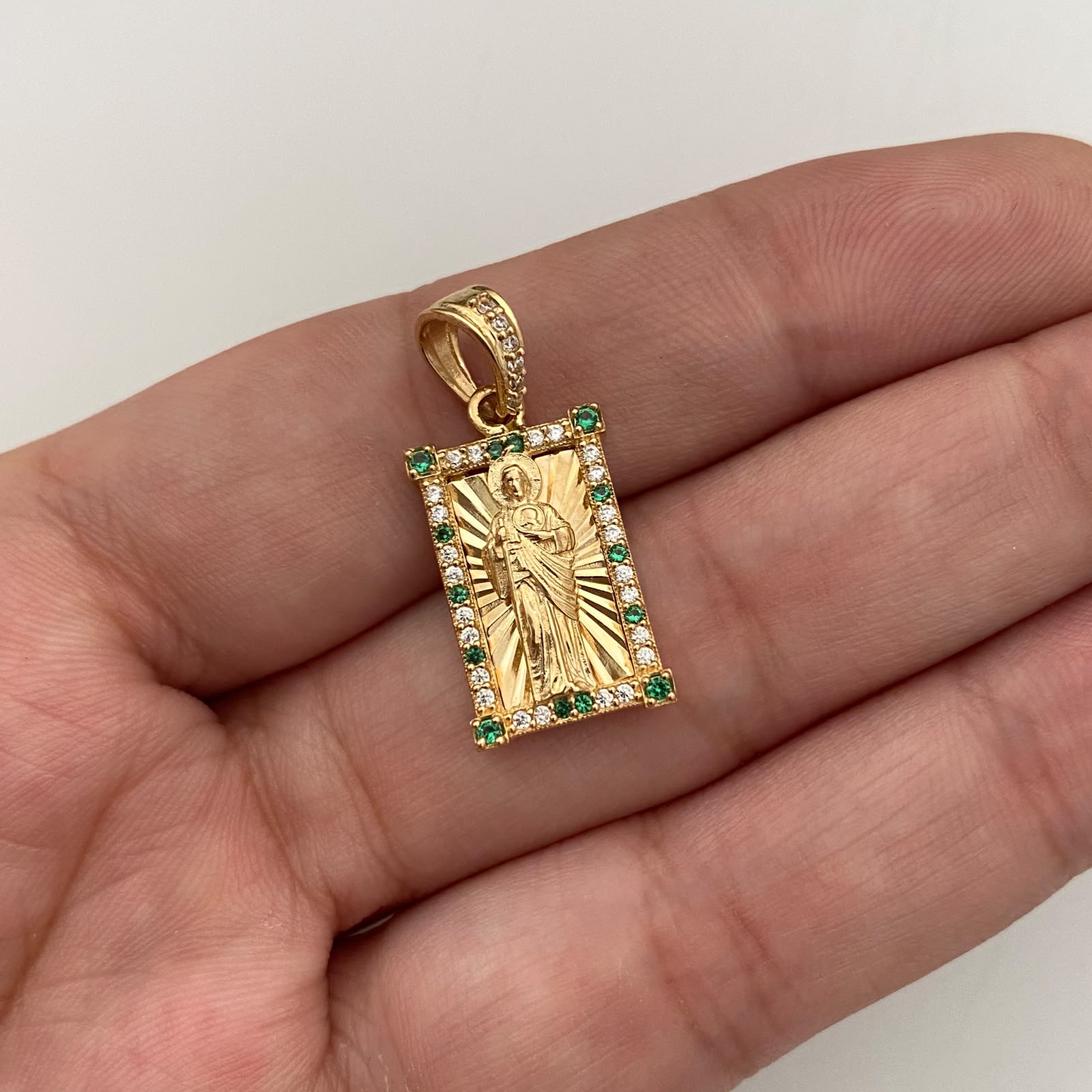 Dije Rectangula Casting Verde y Blanco San Judas Oro amarillo 18k 3,25 Gr / 11,6 mm / 2,5 Cm