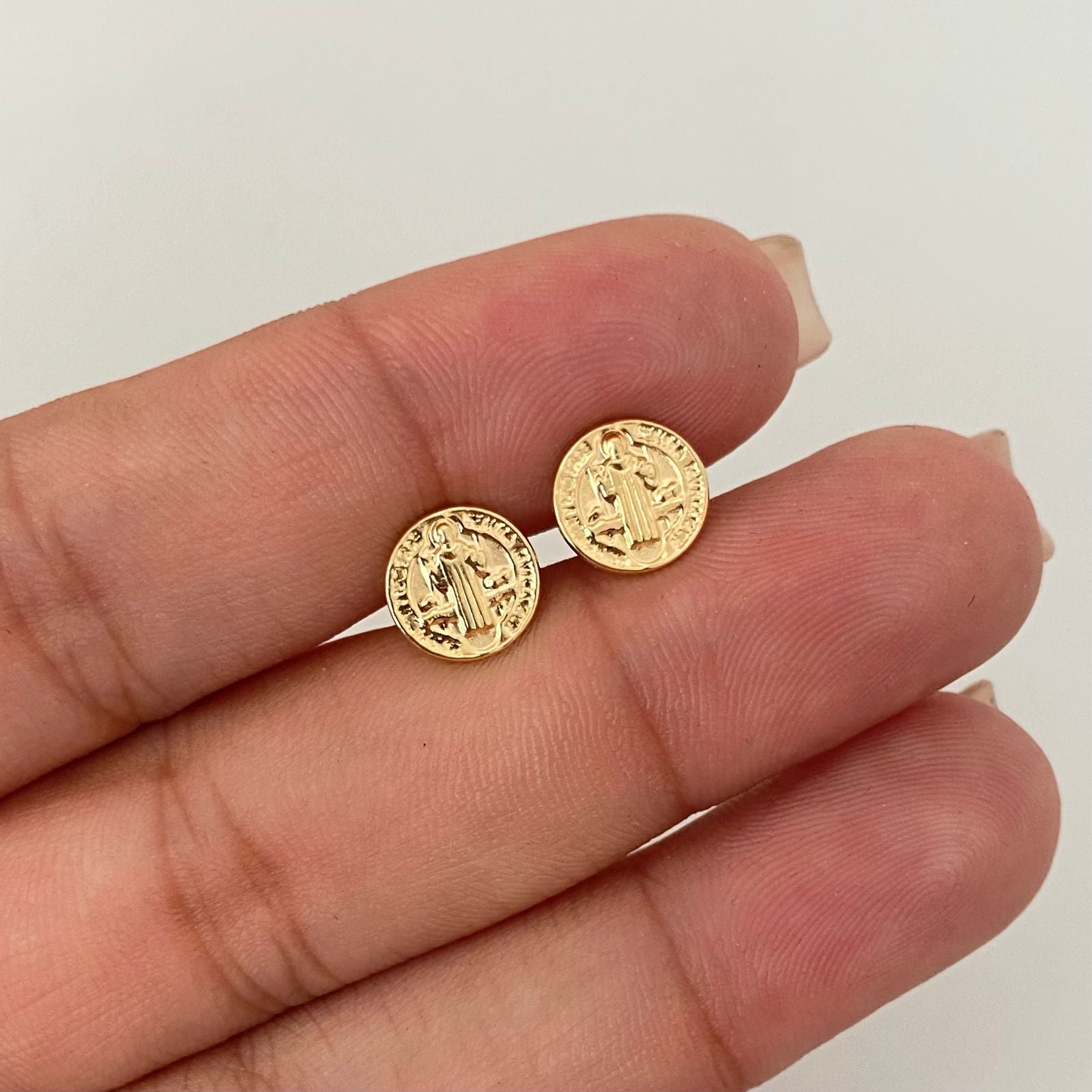 Topos medalla san benito  Oro amarillo 18k 0,9 Gr / 8 mm