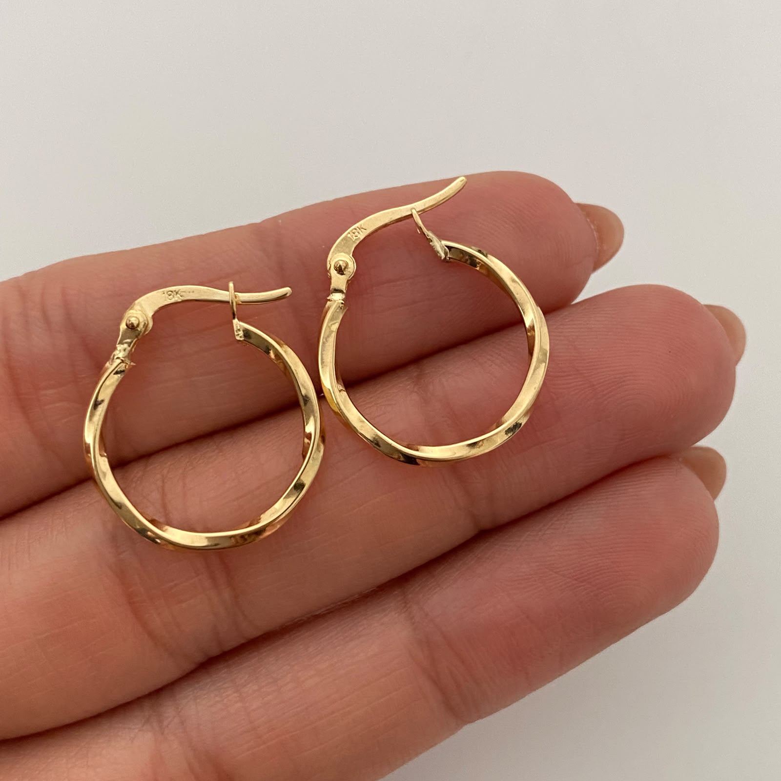 Candonga Entorchada Oro amarillo 18k 1,1 Gr / 2 Cm
