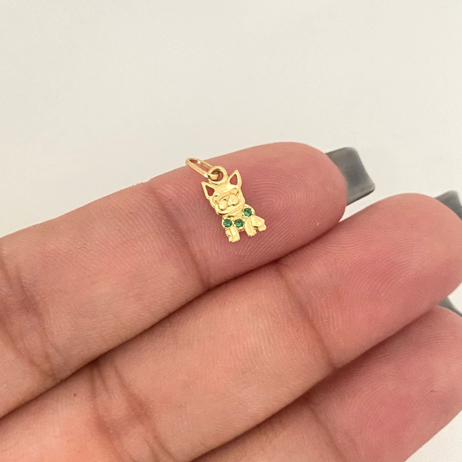 Dije bulldog circones verdes Oro amarillo 18k 0,50 Gr / 1,3 Cm