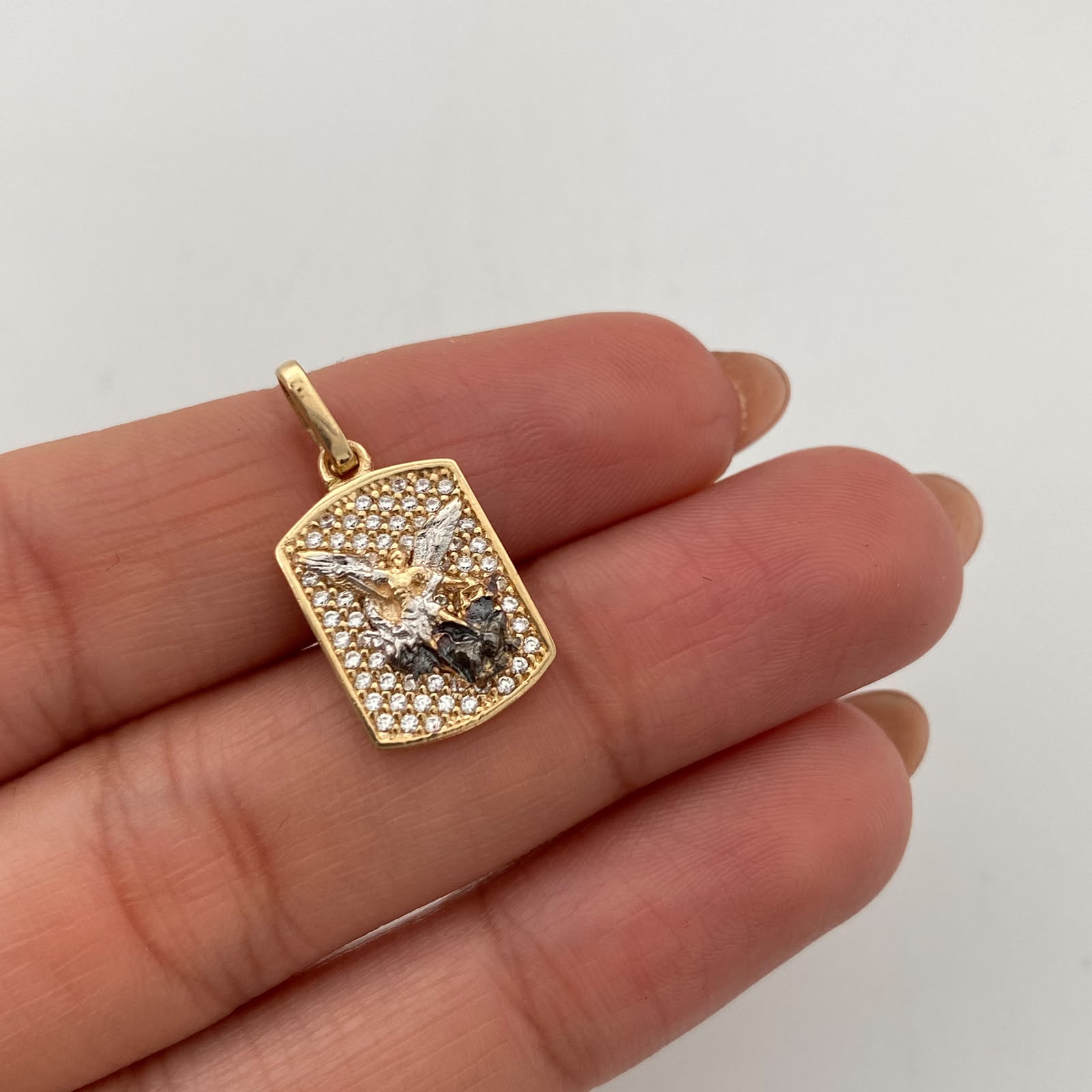 Dije Placa San Miguel Casting Oro amarillo 18k 2,4 Gr / 11,3 mm / 2,3 Cm