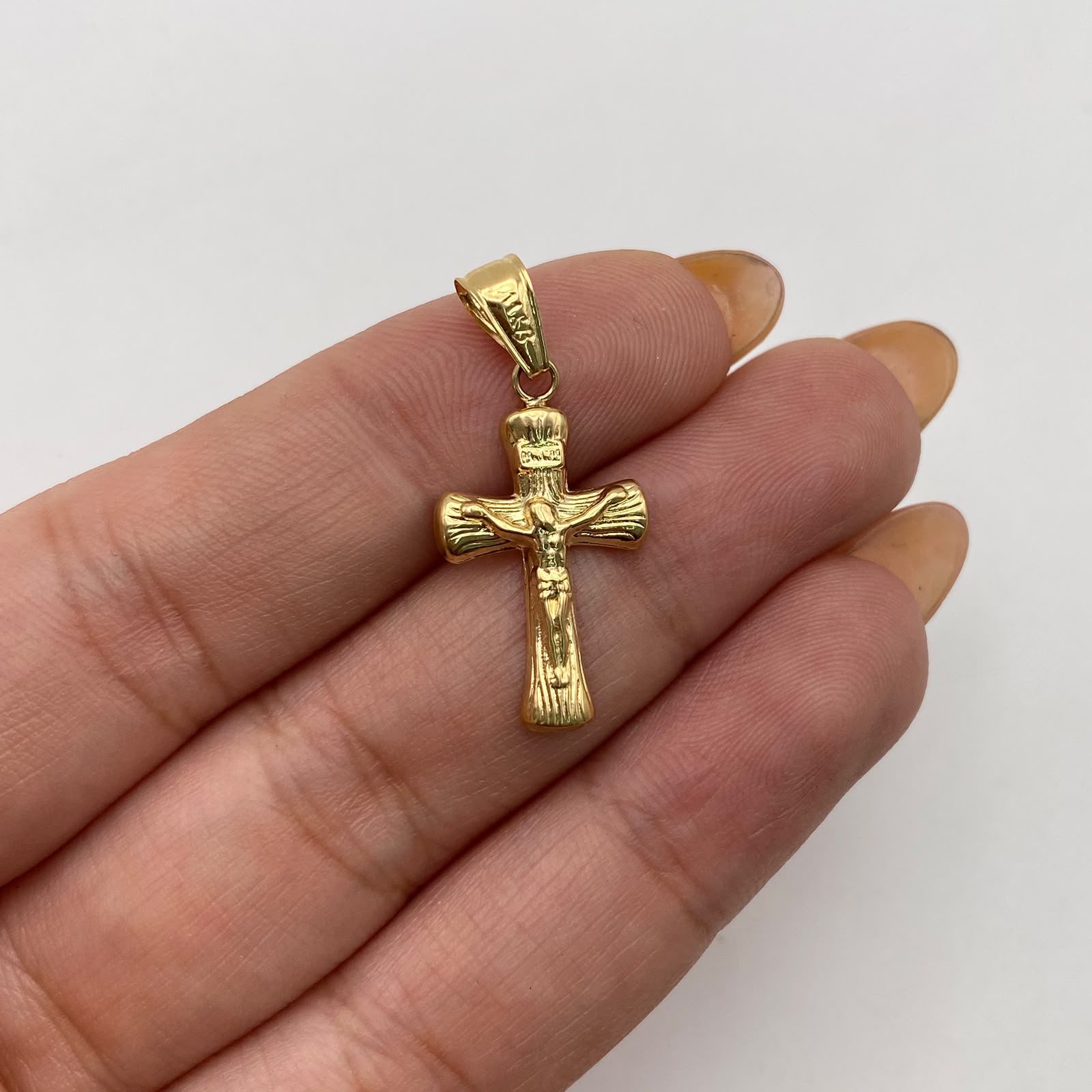 Dije cruz cristo Oro amarillo 18k 0,75 Gr / 13,4 mm / 3,5 Cm