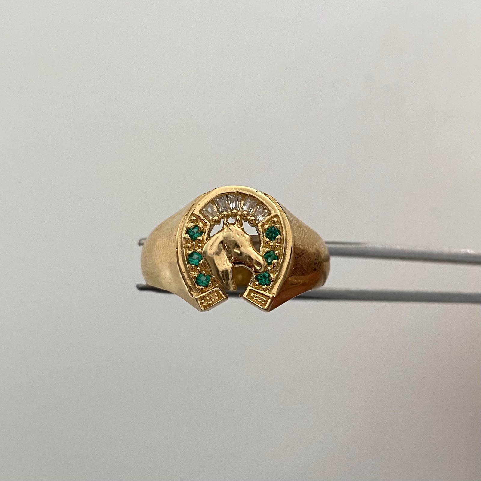 Anillo Caballo Casting Oro amarillo 18k / Talla 10 1/4 / 5,95 Gr / 4,8 mm