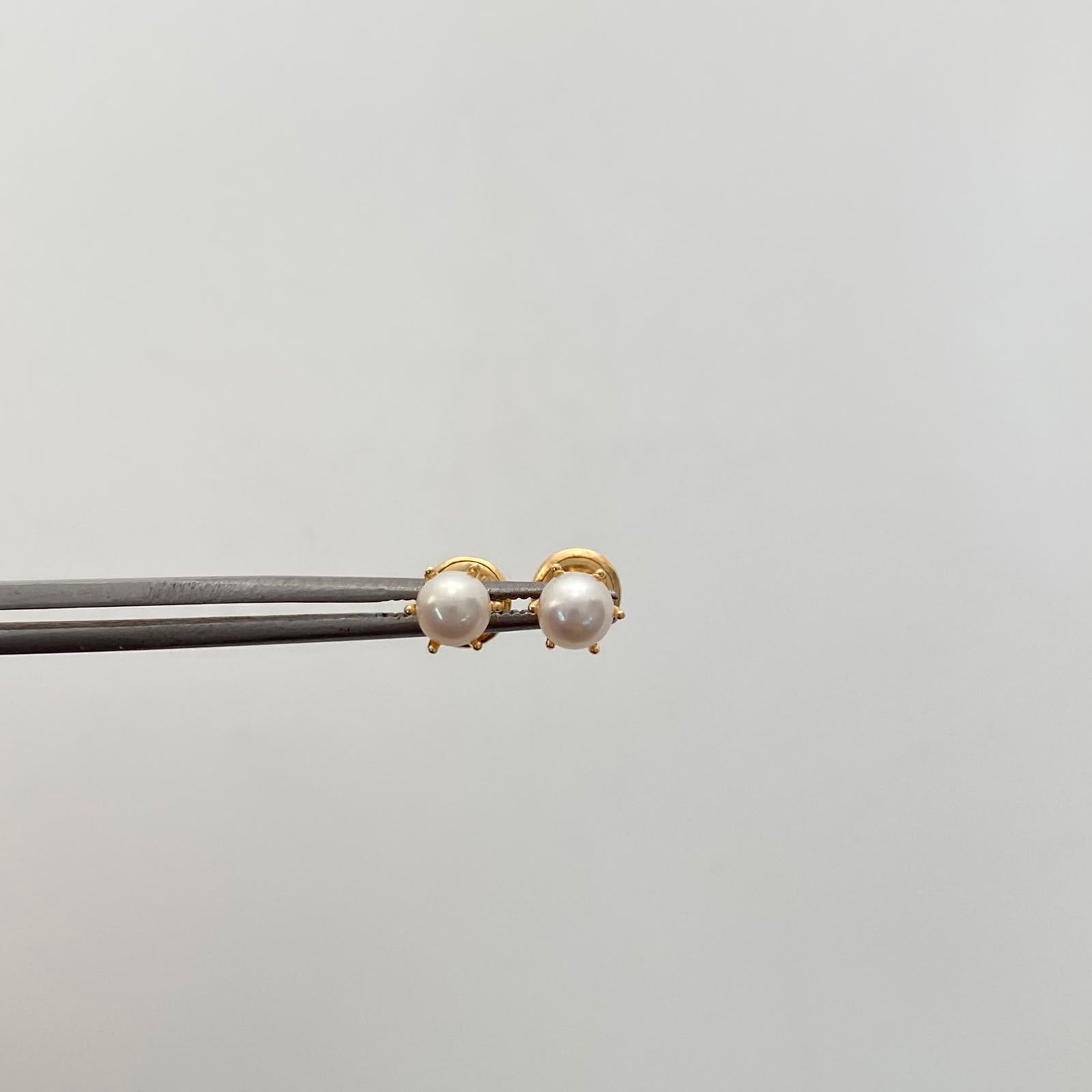 Topos Perla Oro amarillo 18k 0,8 Gr / 4,7 mm