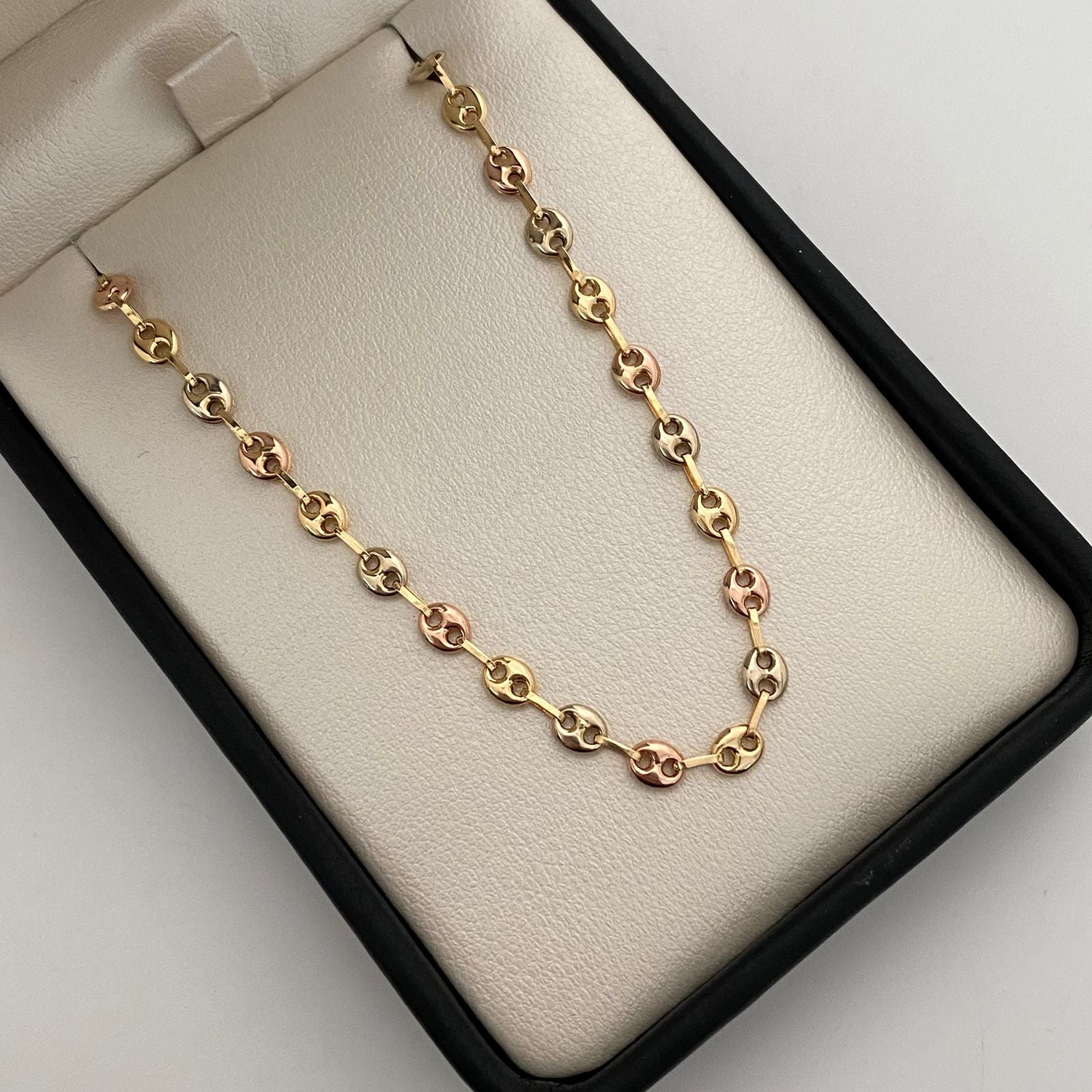 Tobillera Gc Liso Tres oros 18k 3,60 Gr / 4,2 mm / 26,2 Cm Broche 0,40