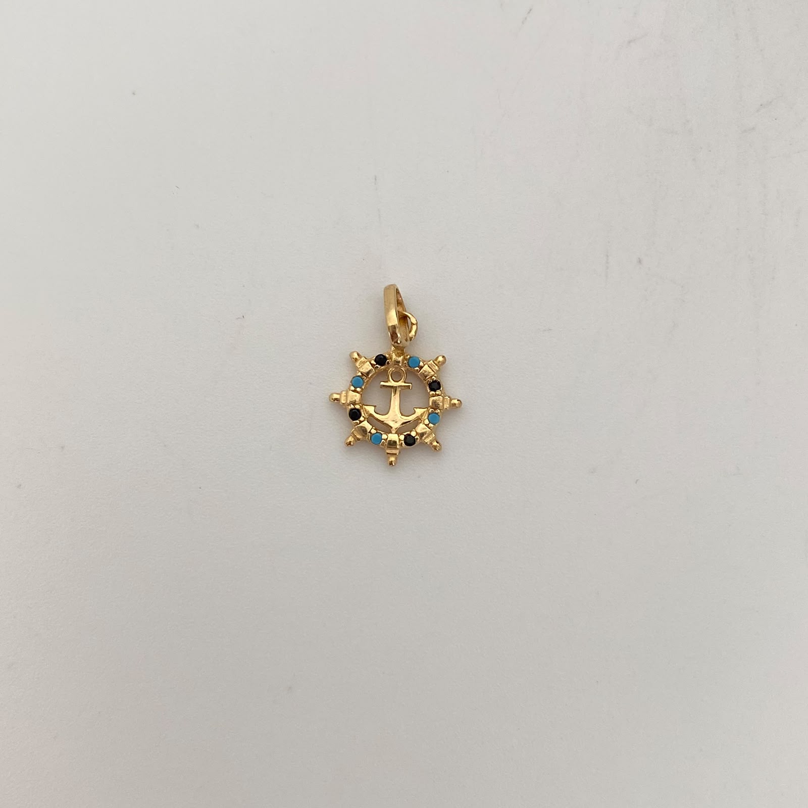 Dije Timon Ancla Oro amarillo 18k 0,95 Gr / 11,6 mm / 1,8 Cm