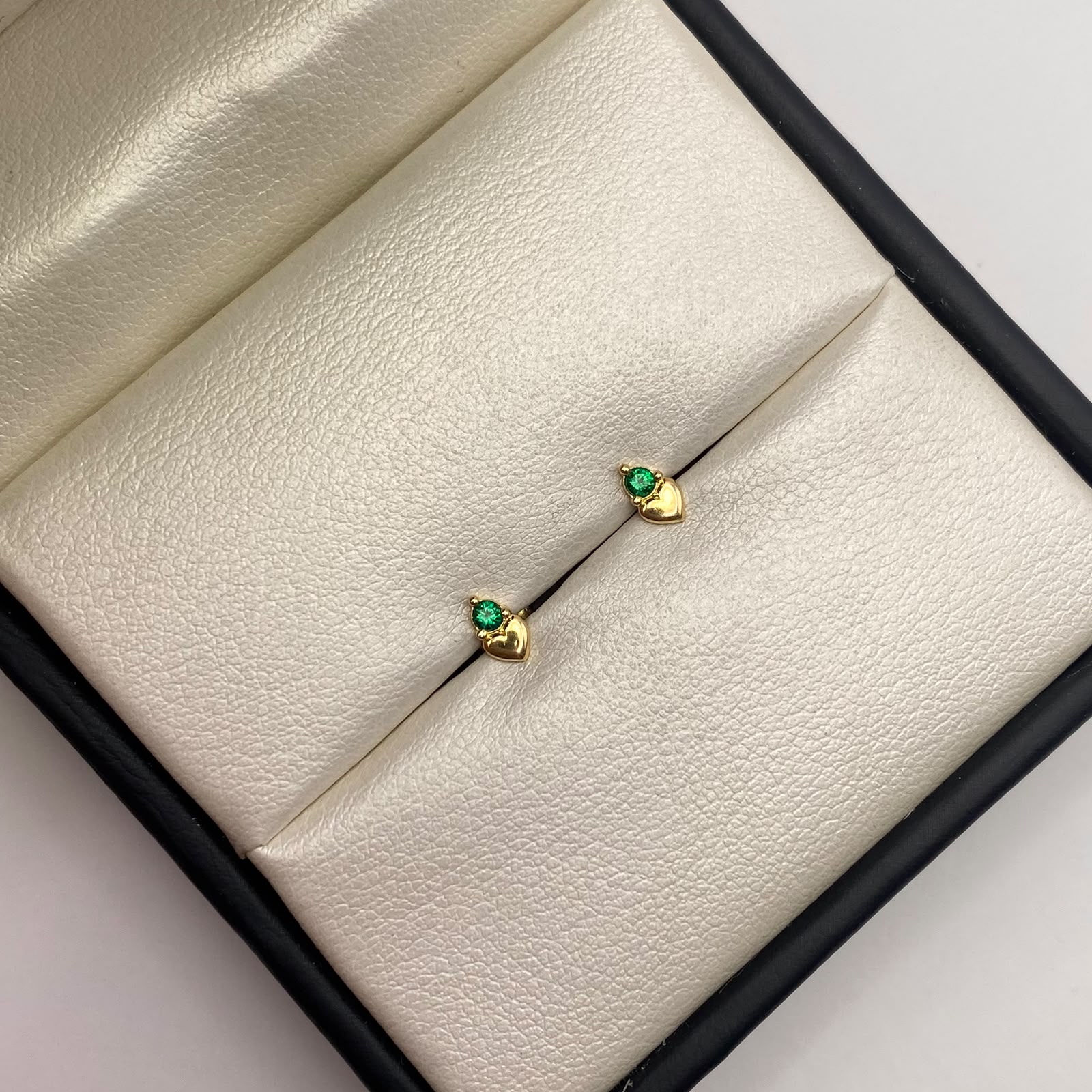 Topos Corazon circon verde Oro amarillo 18k 0,6 Gr / 3,5 mm