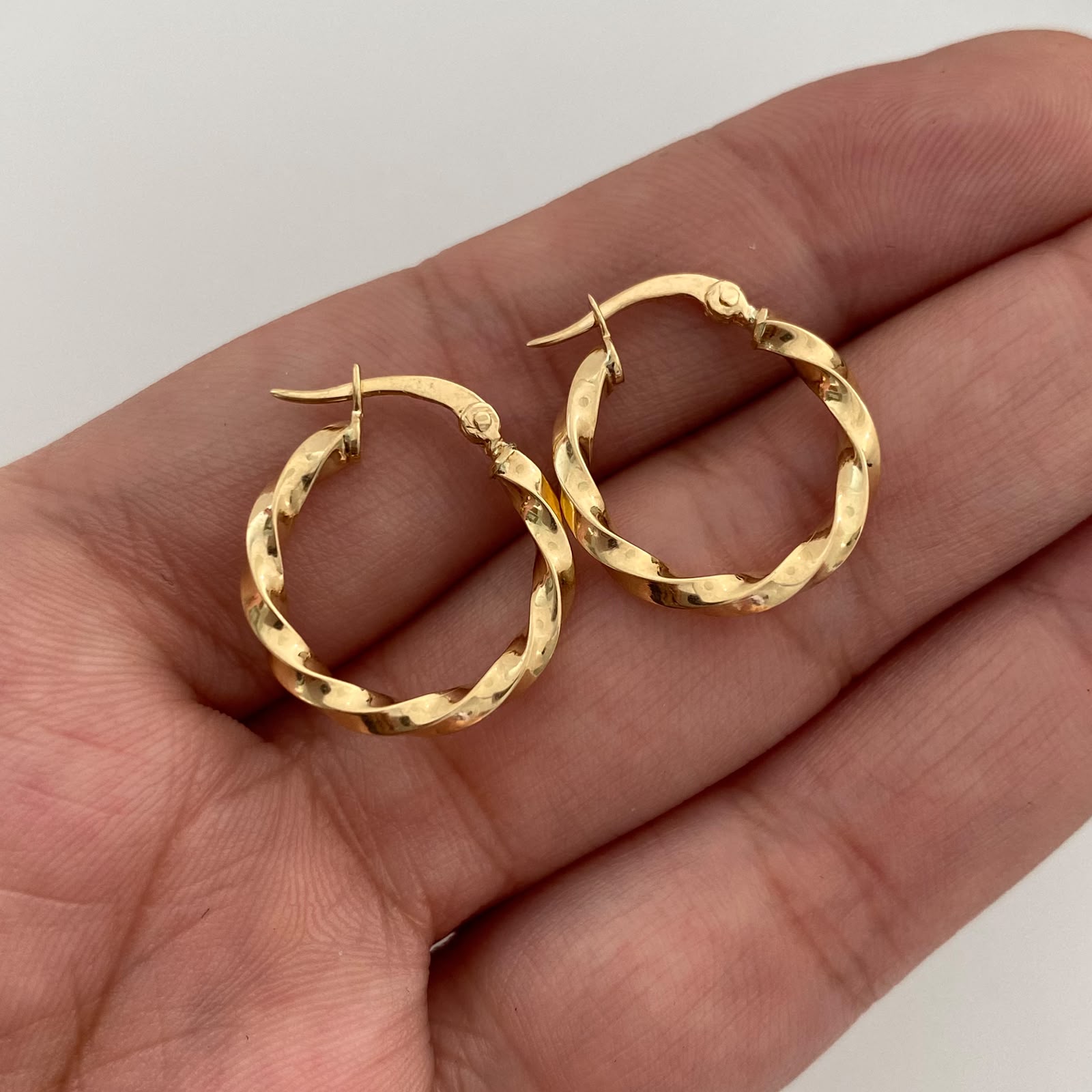 Candonga Entorchada Oro amarillo 18k 1,25 Gr / 1,8 Cm