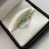 Anillo solitario corazon esmeralda 0.25qt Oro amarillo / Talla 7 3/4 / 1,4 Gr