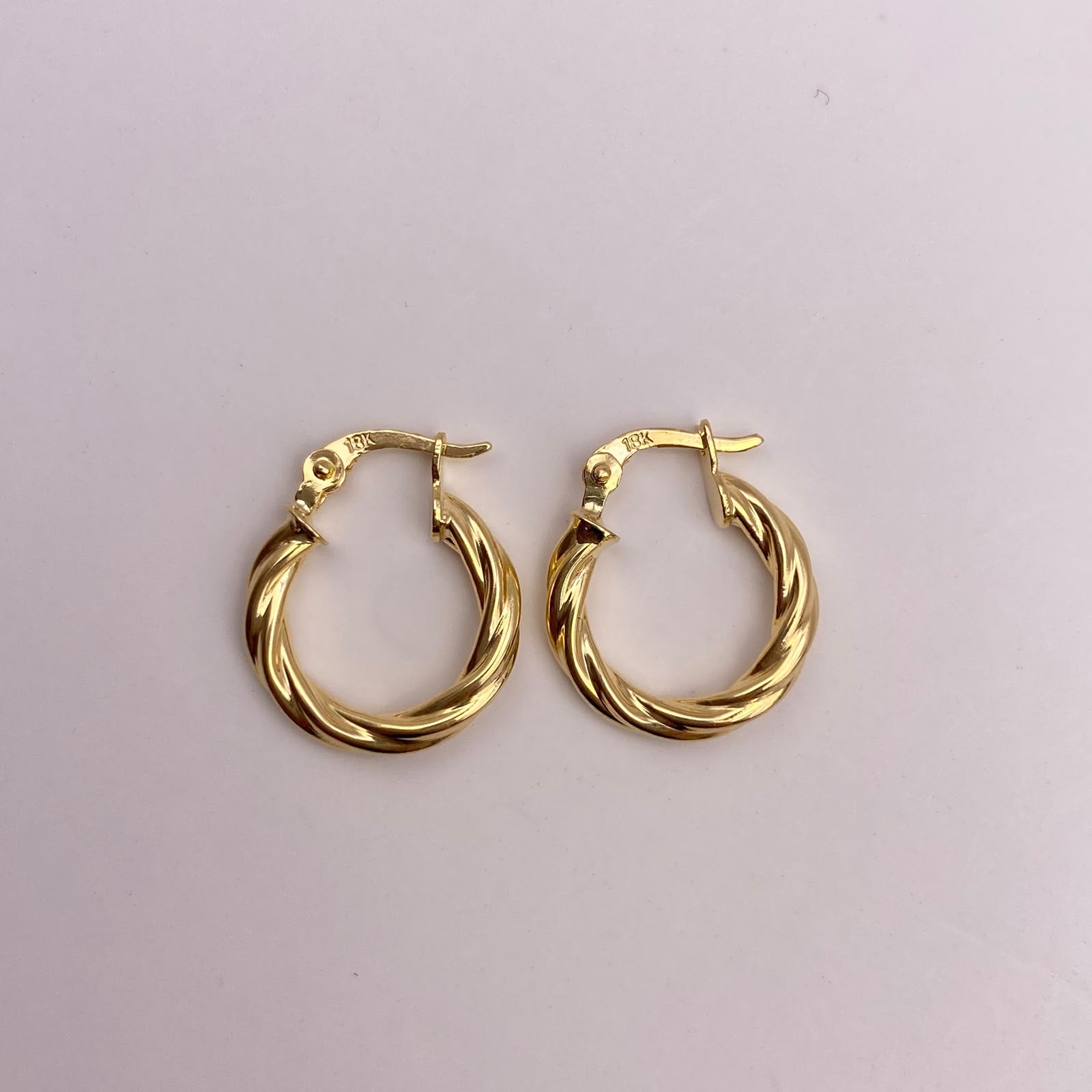 Candonga Entorchada Oro amarillo 18k 1,32 Gr / 1,6 Cm