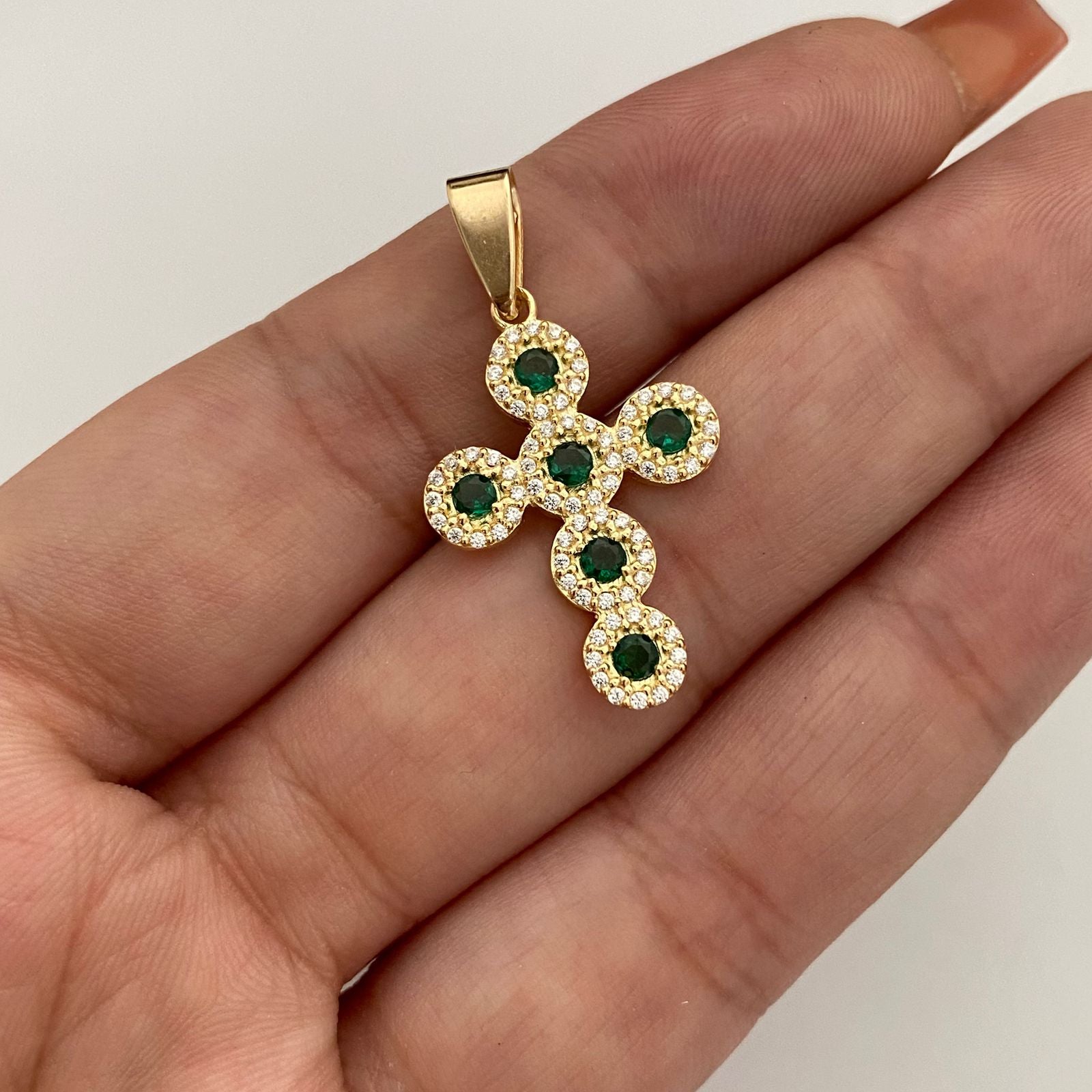 Dije cruz casting verde Oro amarillo 18k 2,45 Gr / 3 Cm