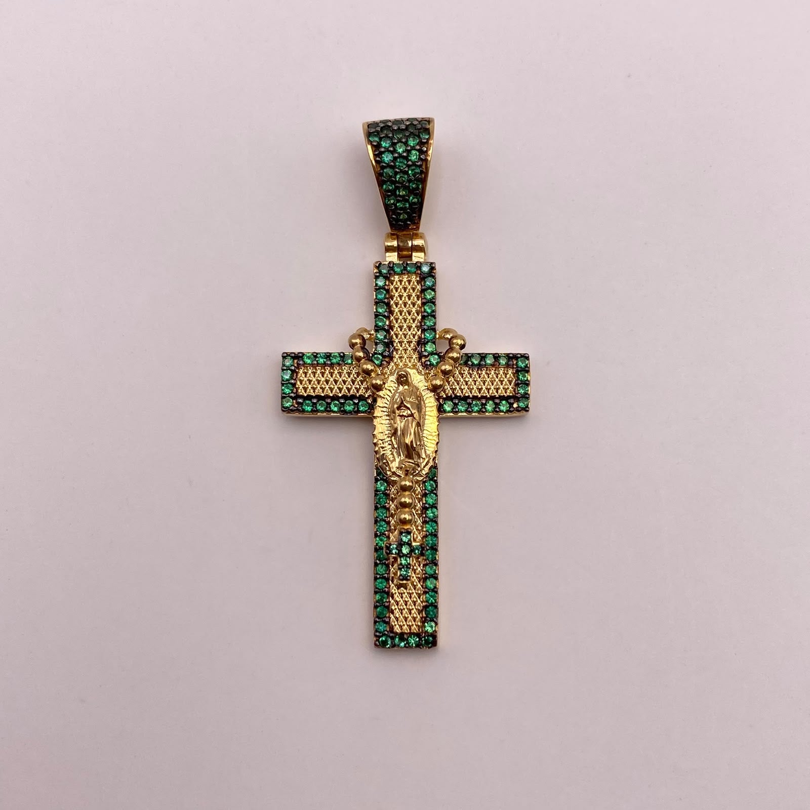 Dije cruz virgen guadalupe circones verdes Oro amarillo 18k 7,05 Gr / 22,2 mm / 5 Cm