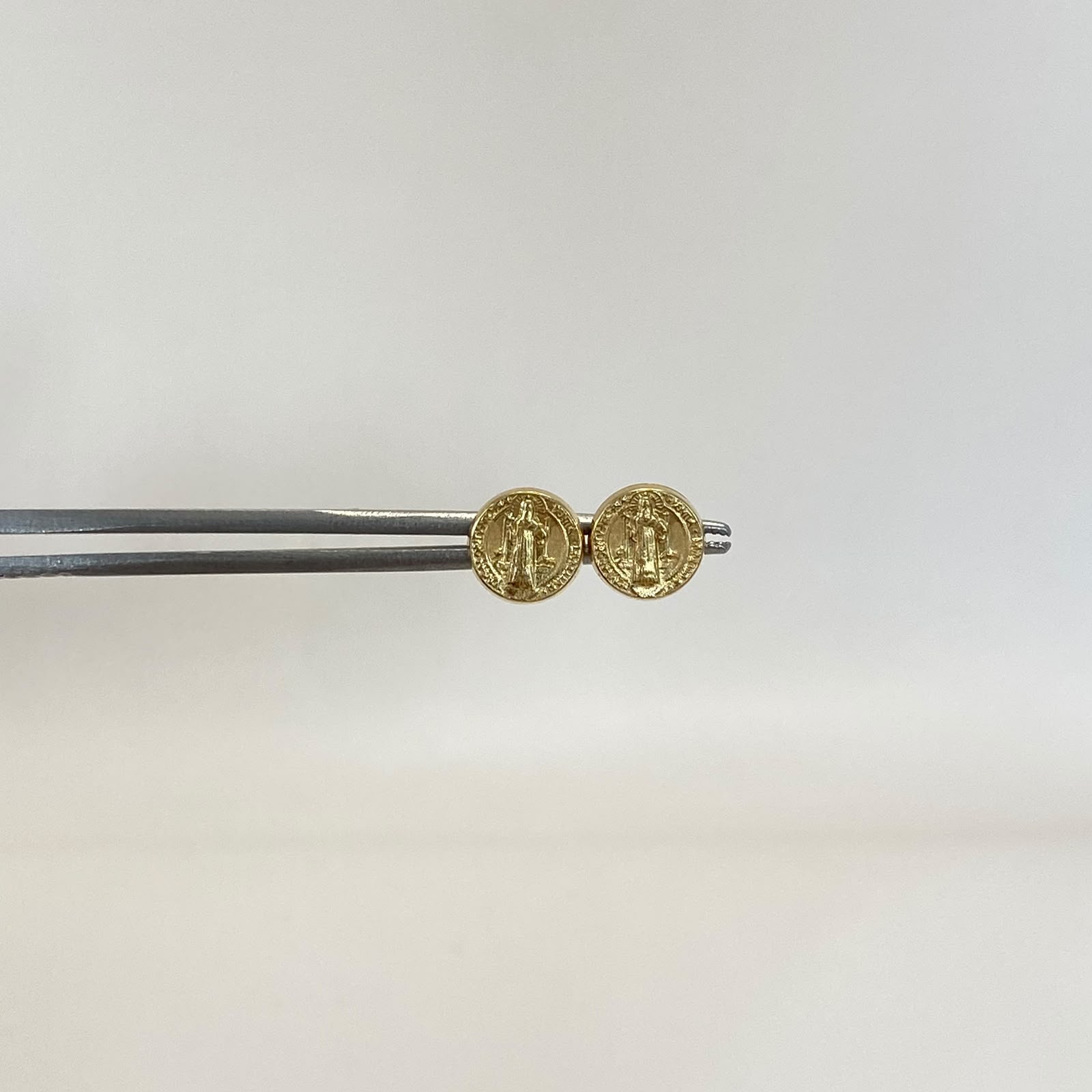 Topos san benito Oro amarillo 18k 0,8 Gr / 8,2 mm