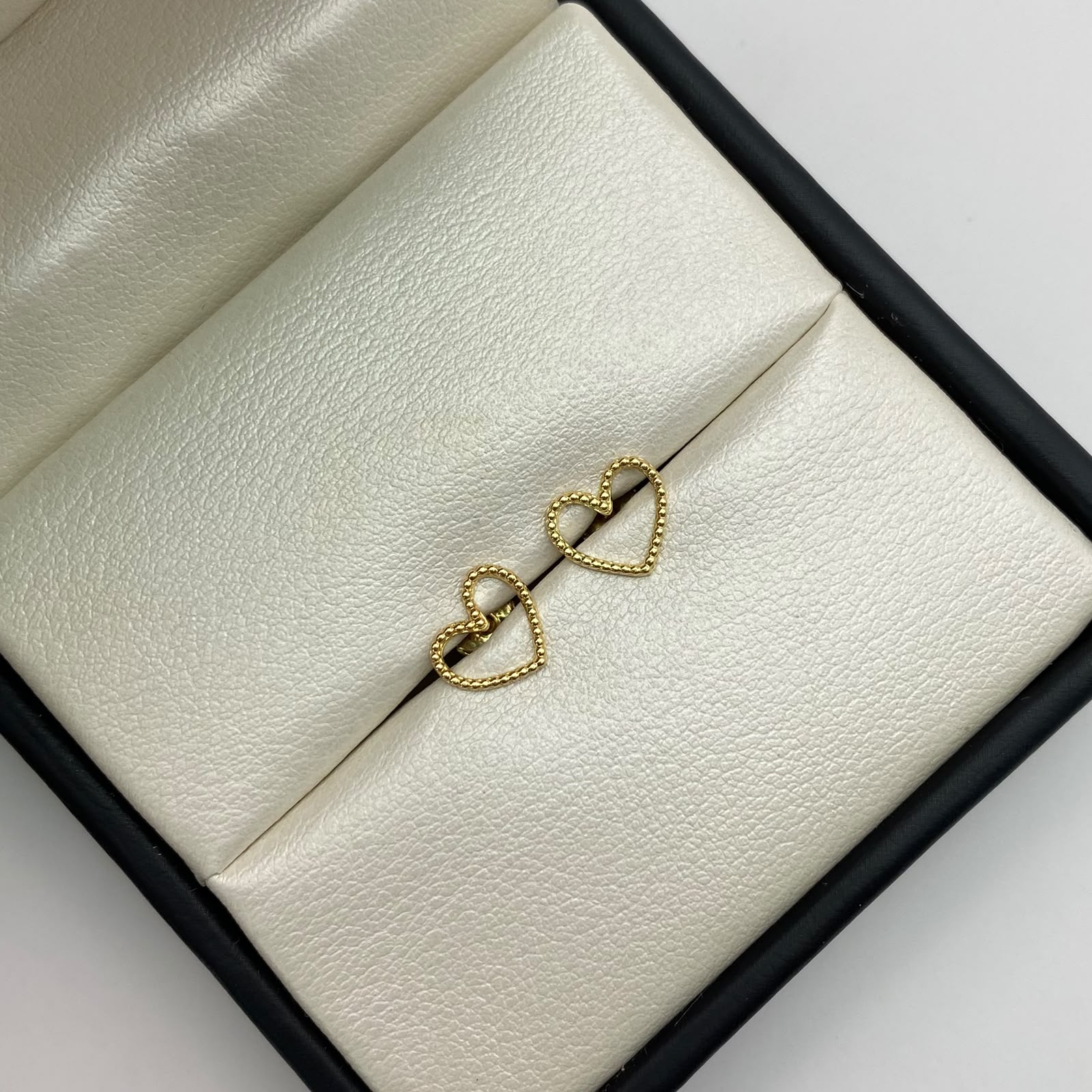 Topos Corazon silueta Oro amarillo 18k 0,85 Gr / 9,1 mm
