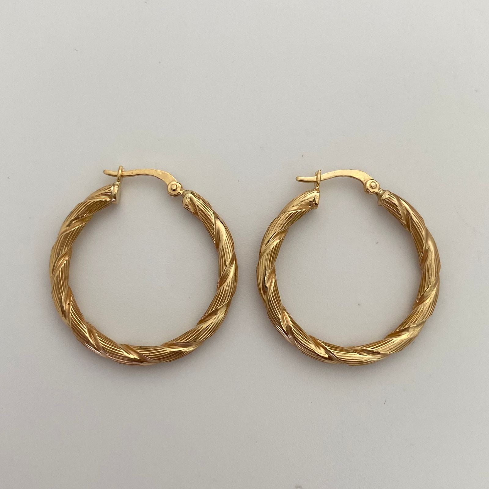 Candonga Entorchadas Oro amarillo 18k 2,45 Gr / 2,8 Cm