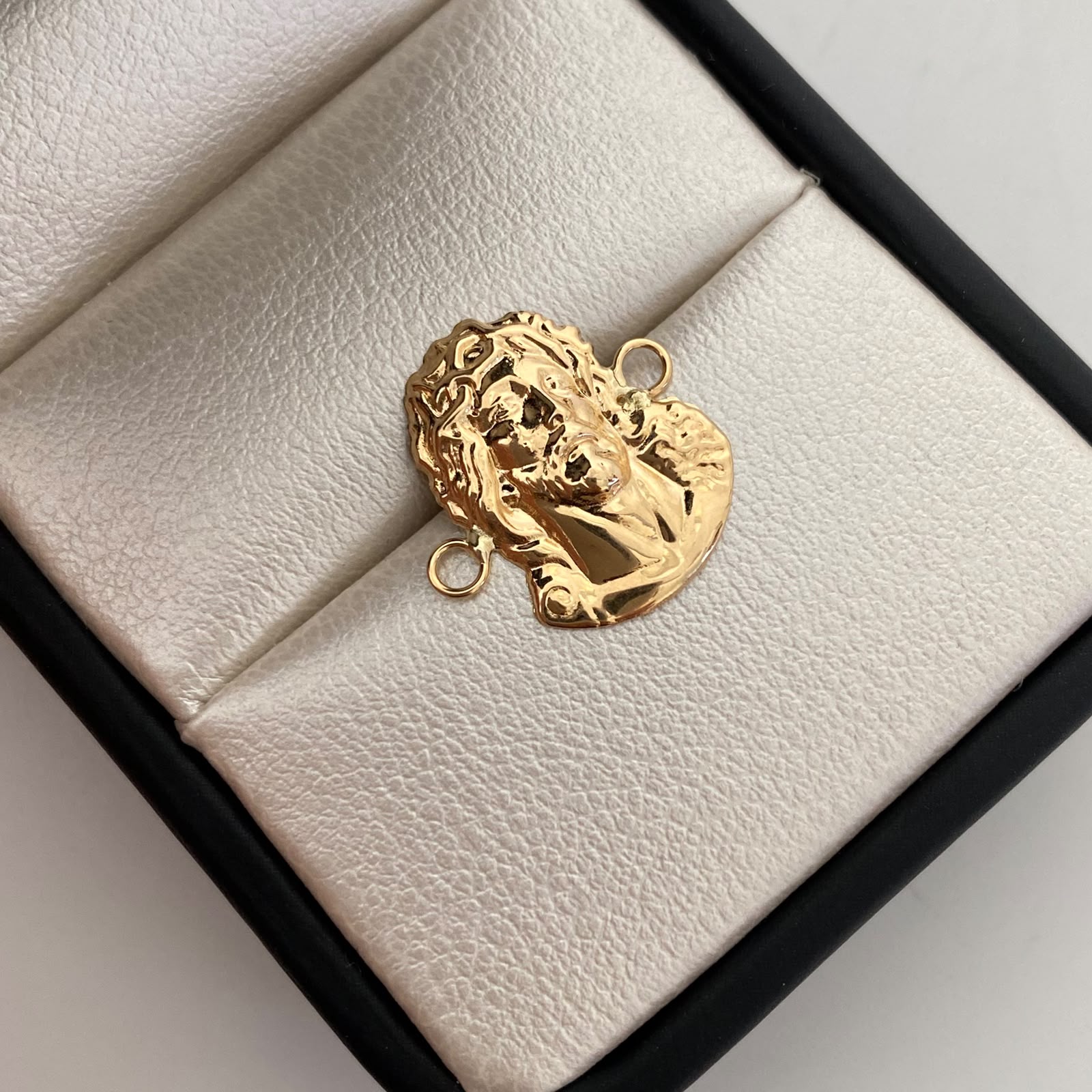 Herraje Rostro Oro amarillo 18k 1 Gr / 1,7 Cm
