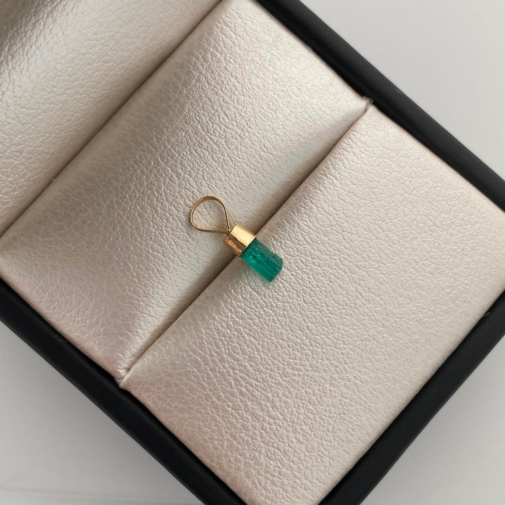 Dije Canutillo de Esmeralda Oro amarillo 18k 0,2 Gr / 2,9 mm / 1,1 Cm