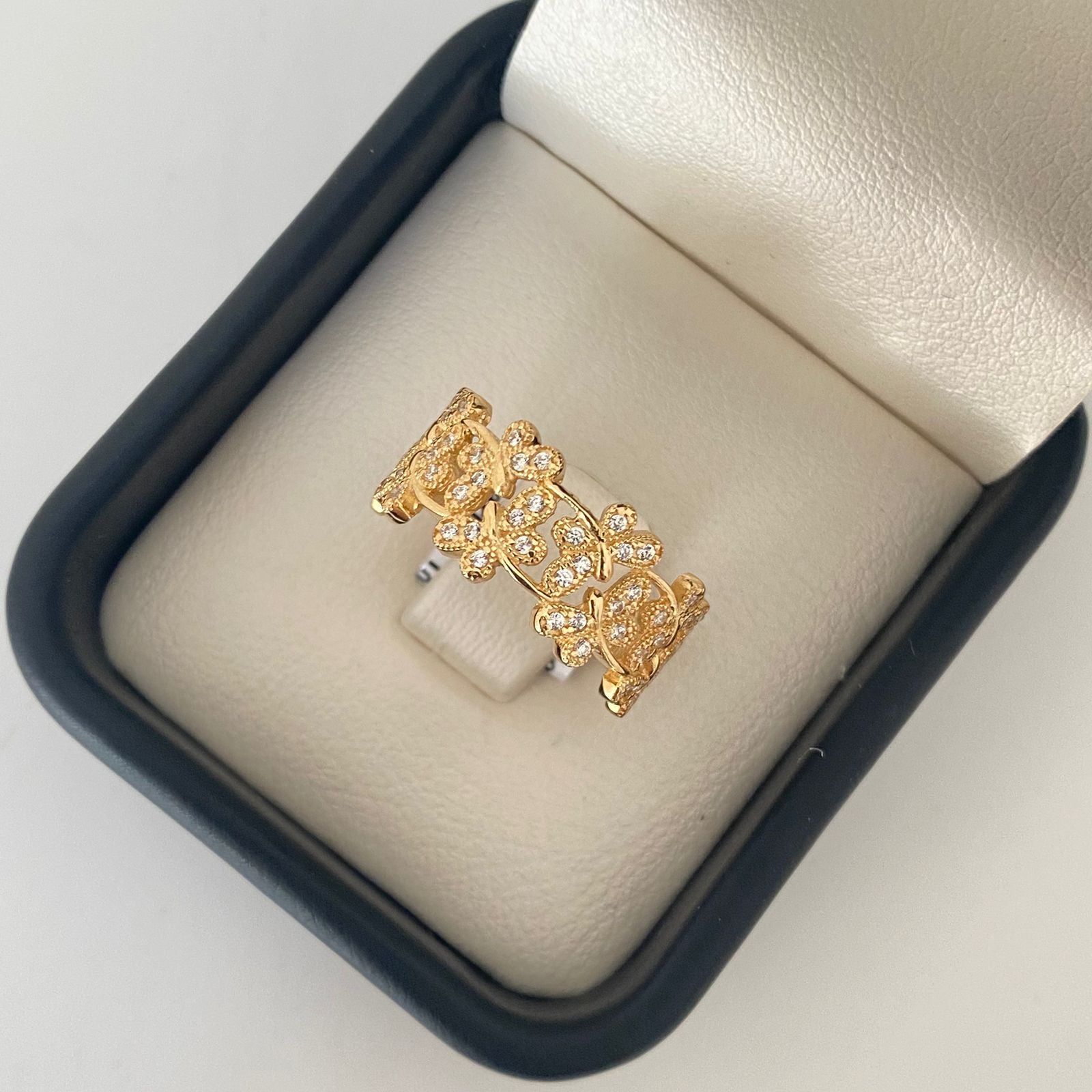 Anillo mariposas con circones blancos  Oro amarillo 18k / Talla 8 / 4,2 Gr