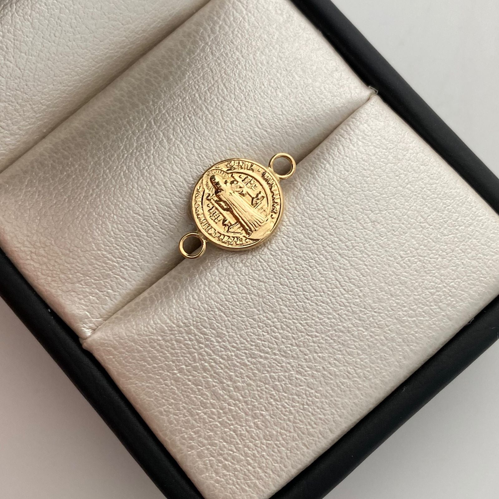 Herraje San Benito Oro amarillo 18k 0,45 Gr / 1,6 Cm