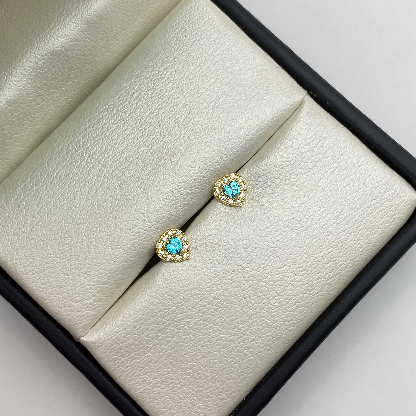 Topos corazón con circones blancos y azul  Oro amarillo 18k 0,9 Gr / 6,23 mm